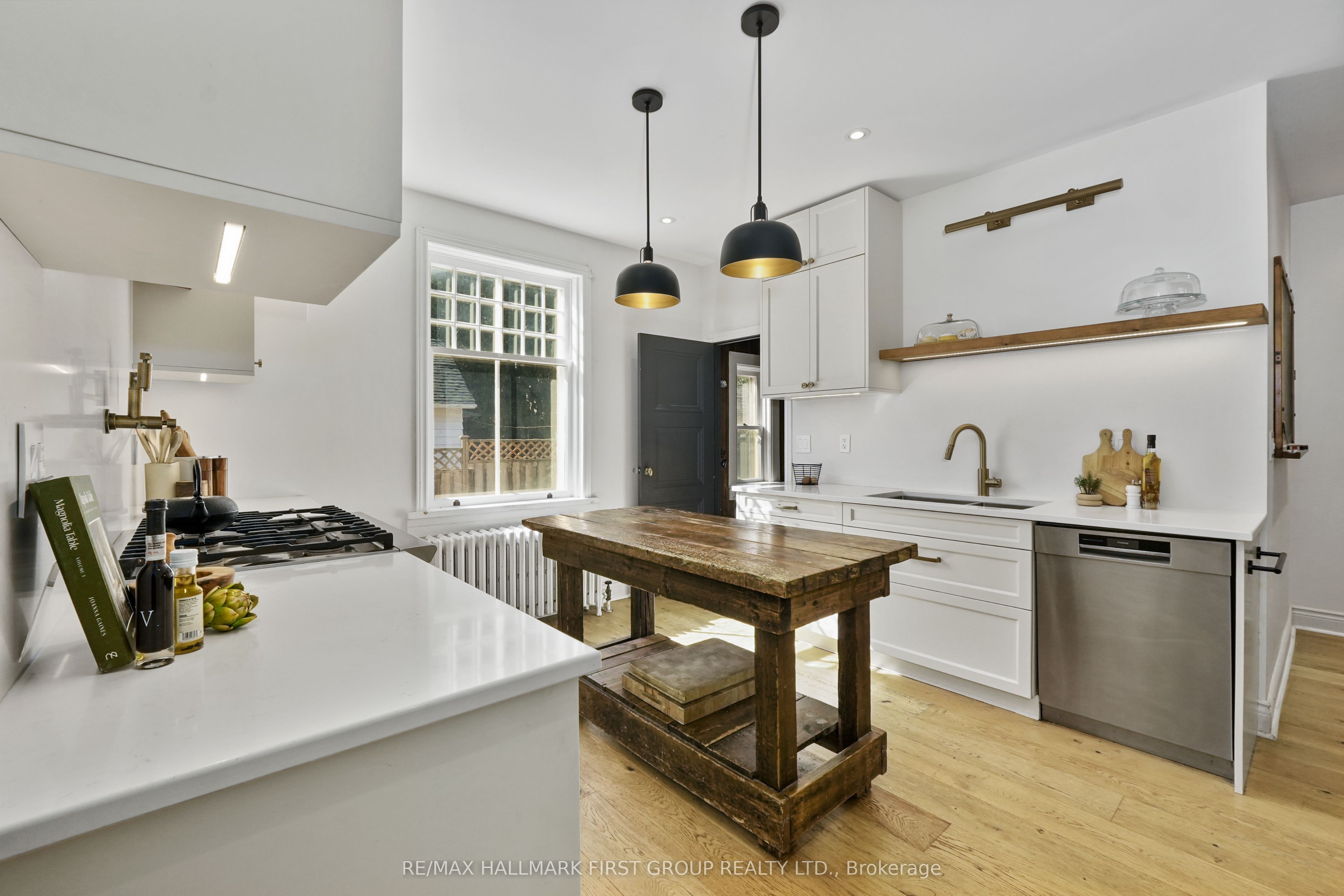 63 King Street E Property Photo 16