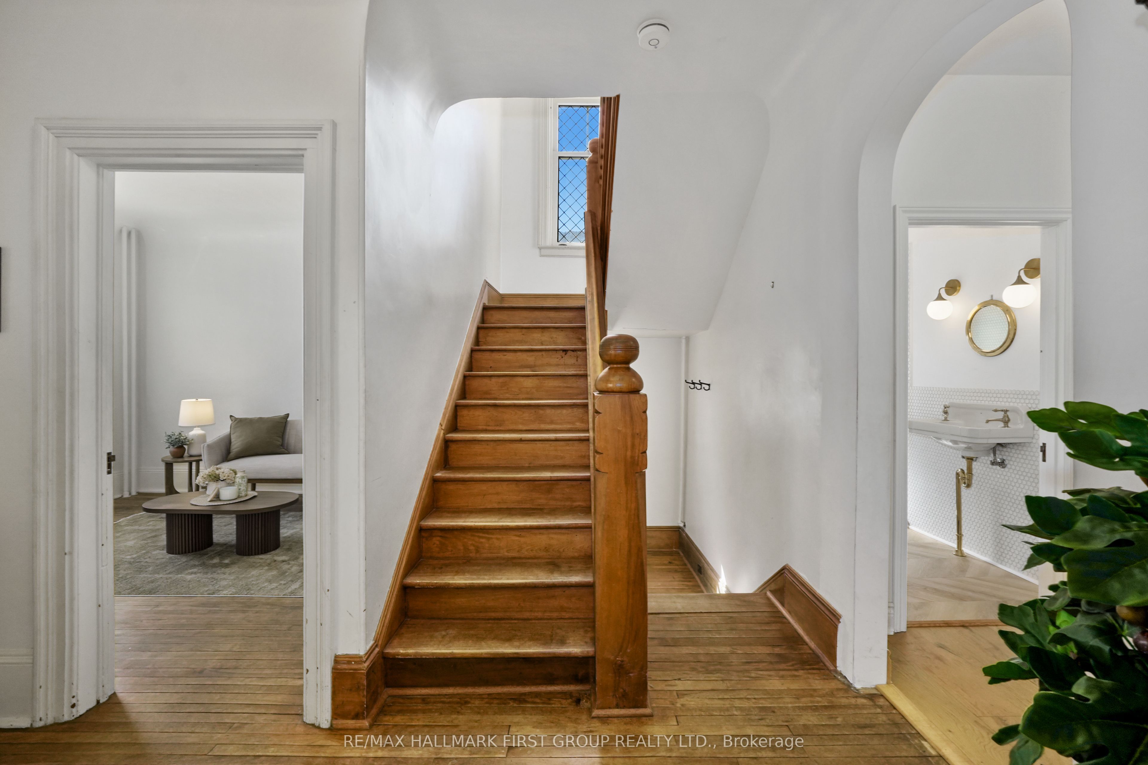 63 King Street E Property Photo 27