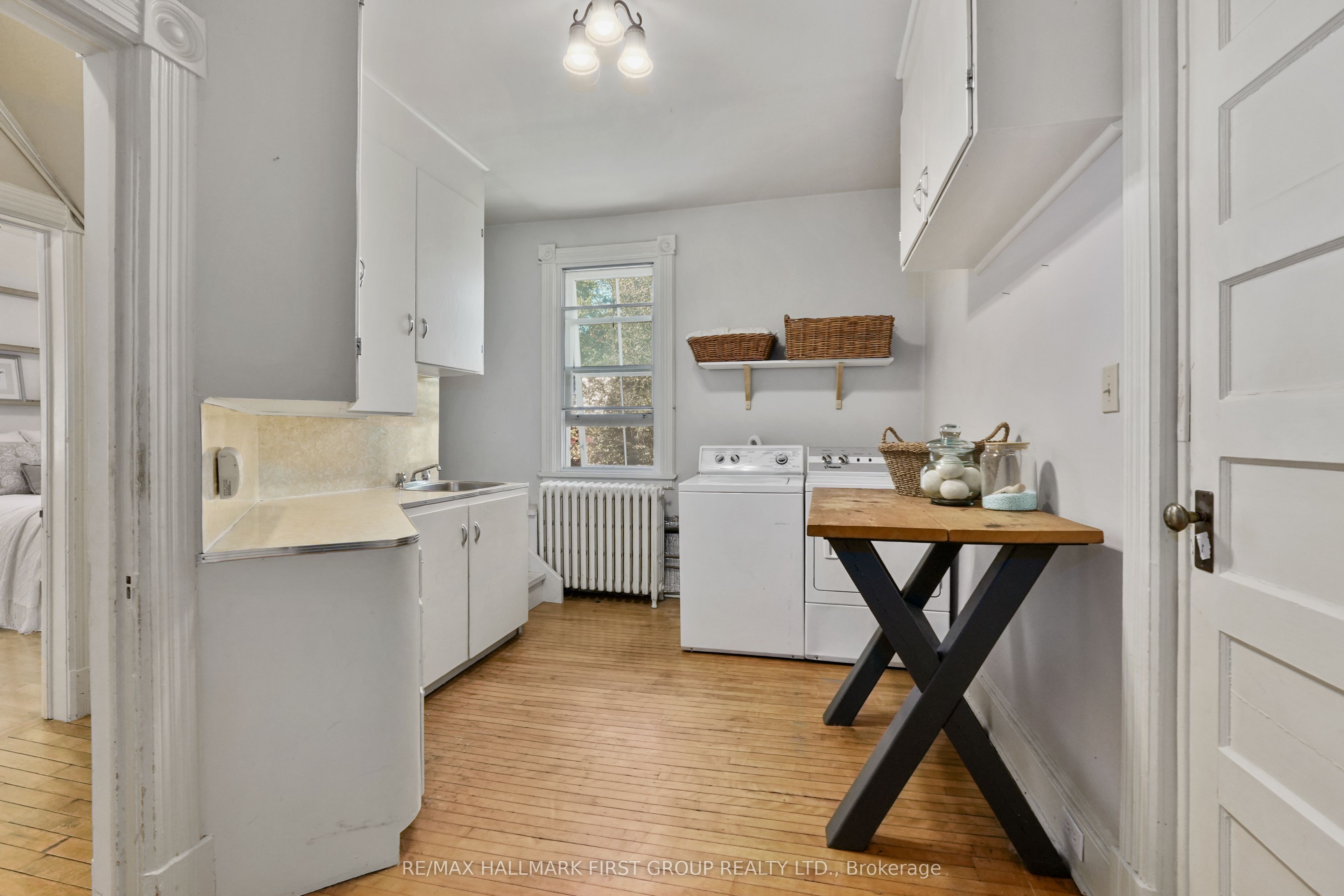 63 King Street E Property Photo 37
