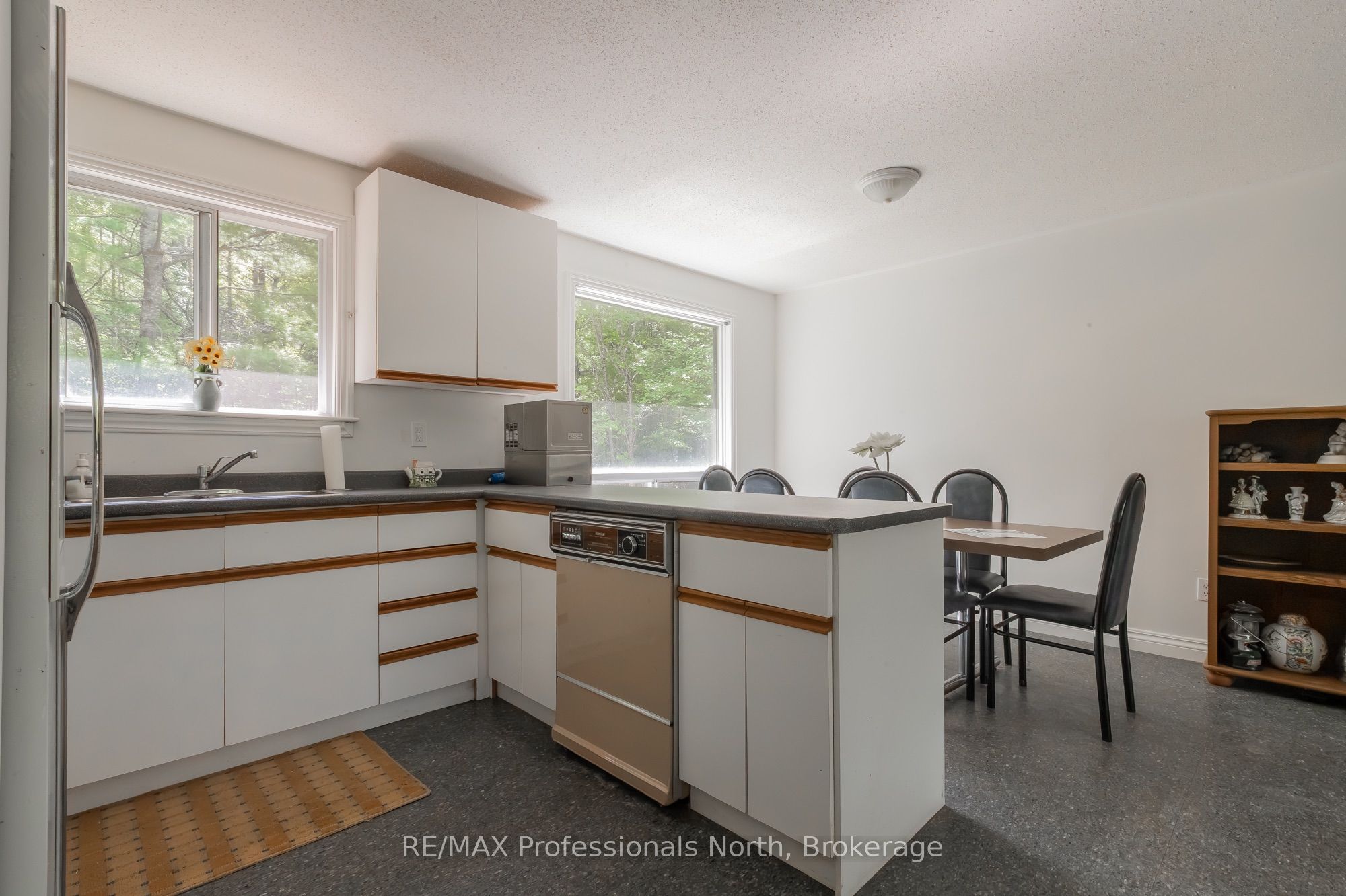 1114 River Haven Road N Property Photo 34