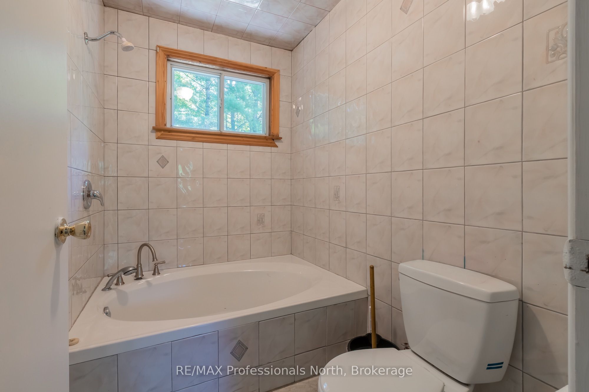 1114 River Haven Road N Property Photo 37