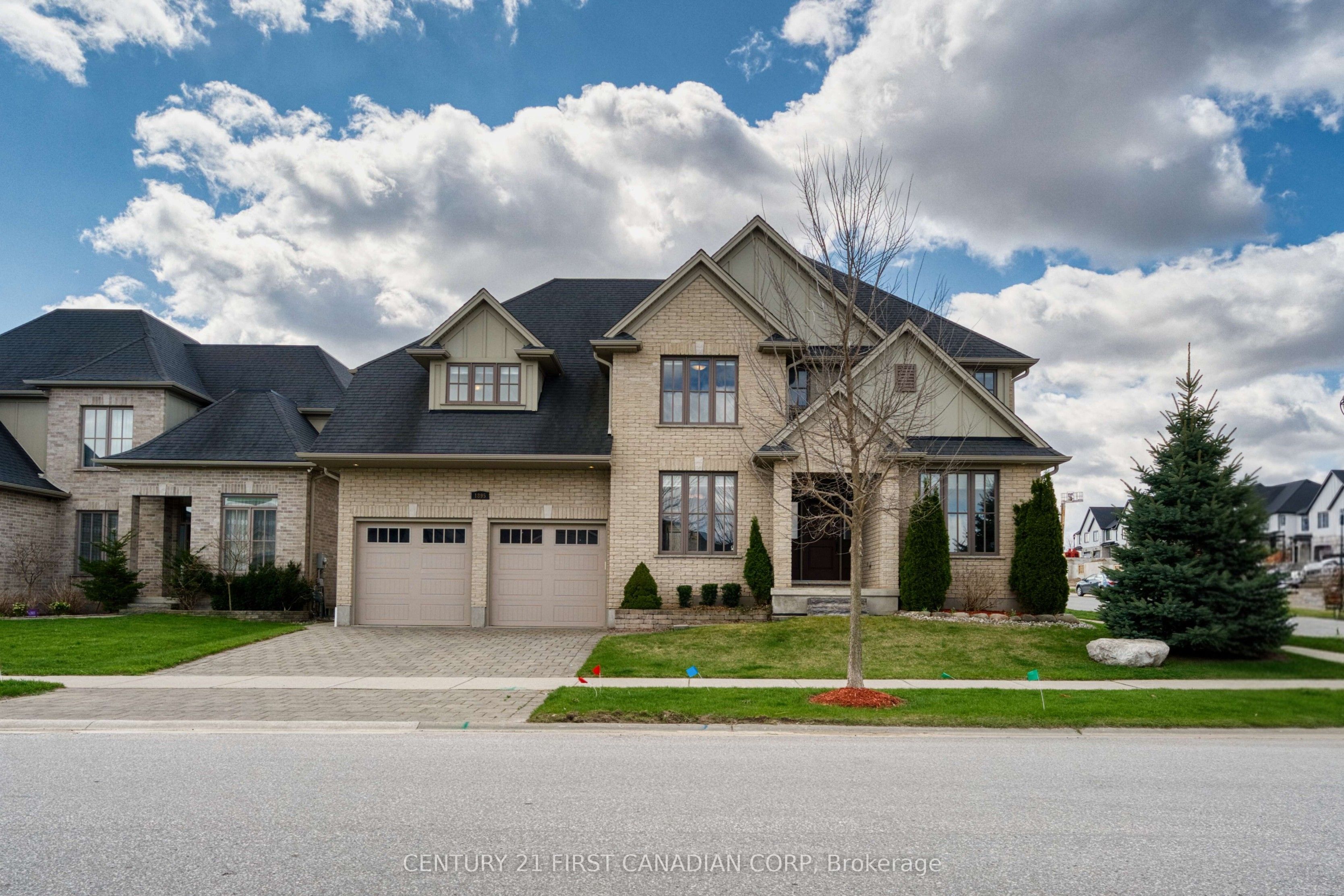 1895 Sumac Way Property Photo 2