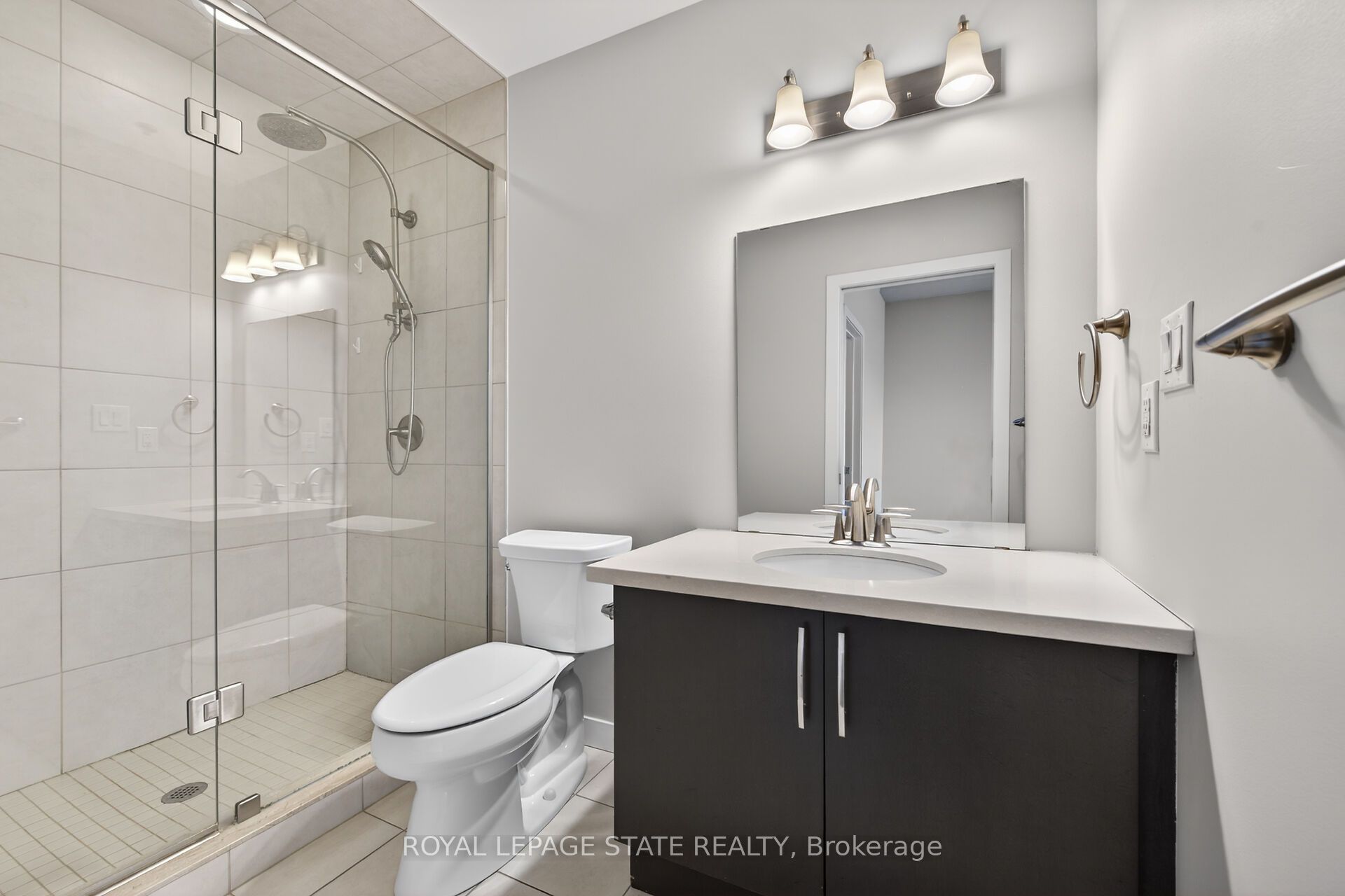 90 Charlton Avenue W 804 Property Photo 18