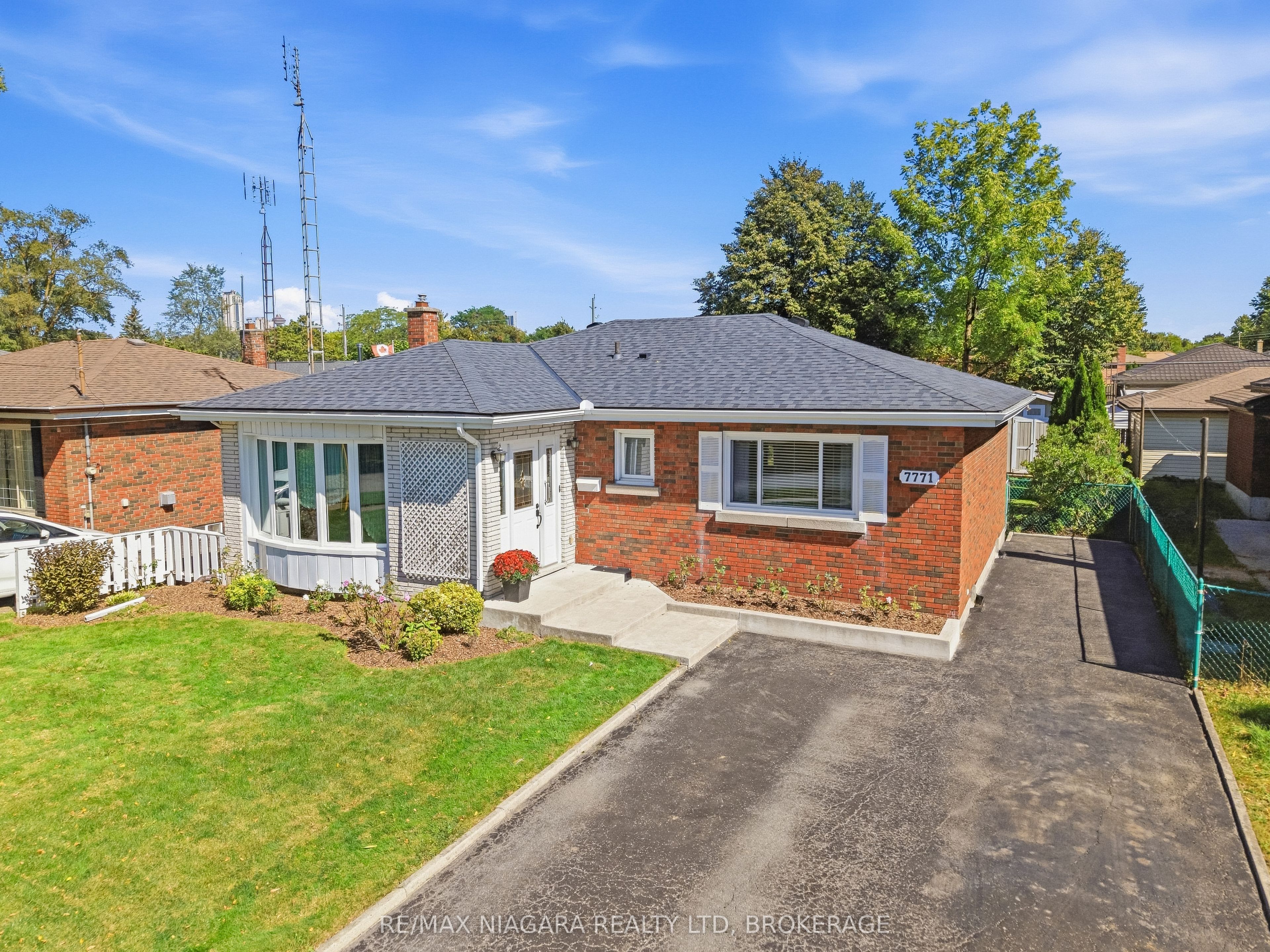 7771 Wilson Crescent Property Photo 1