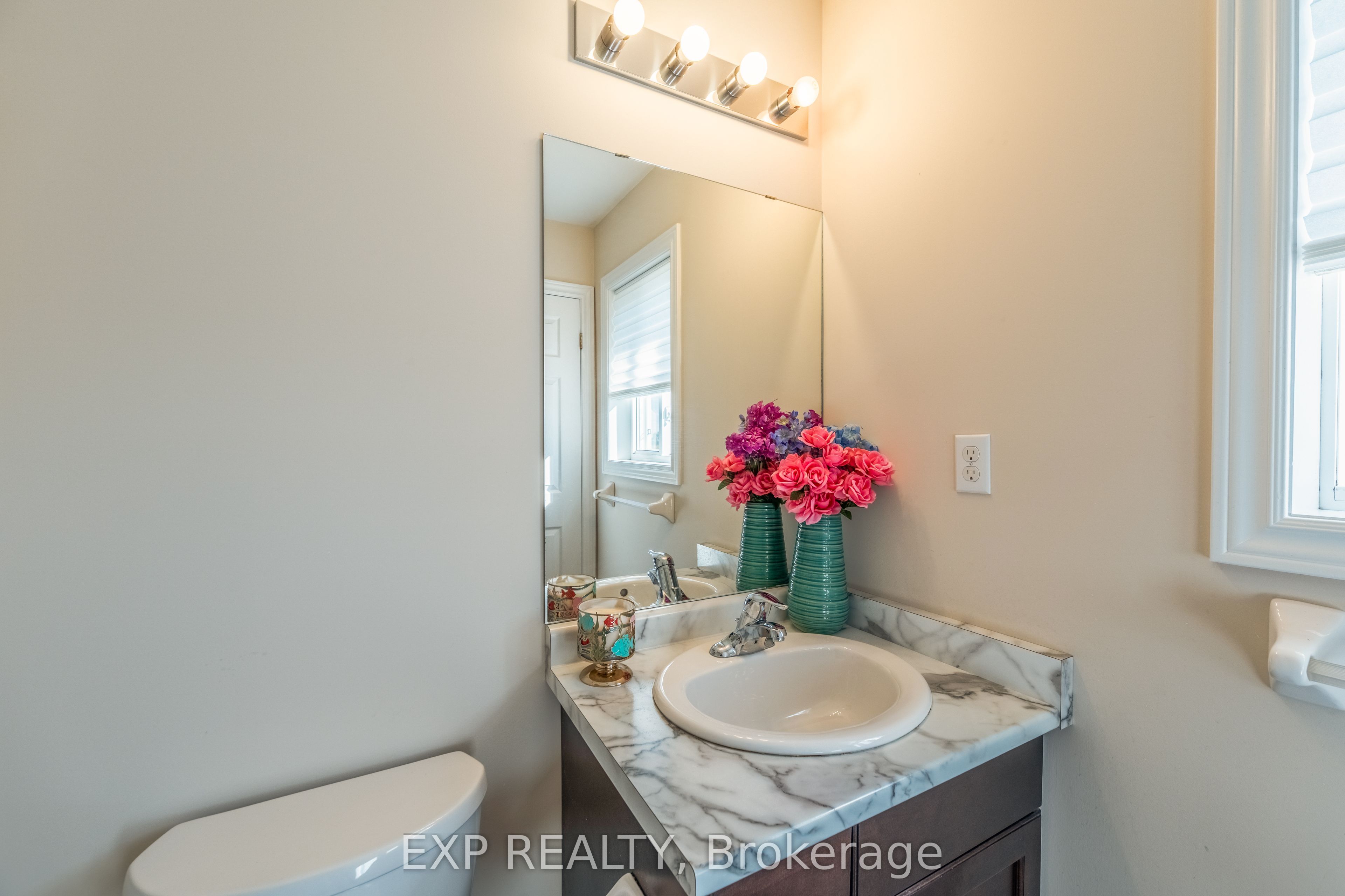 37 Helen Drive E Property Photo 20