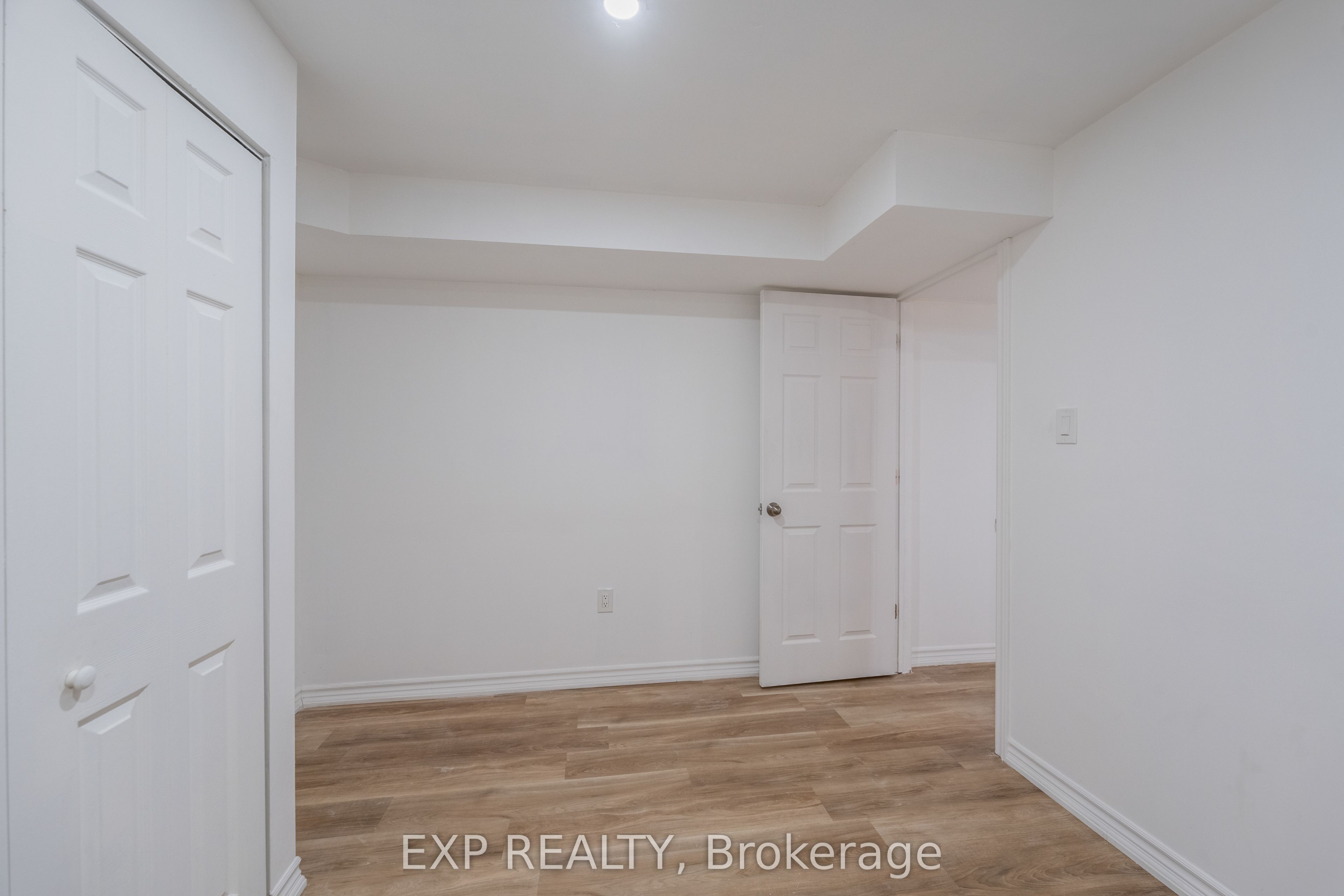 37 Helen Drive E Property Photo 33