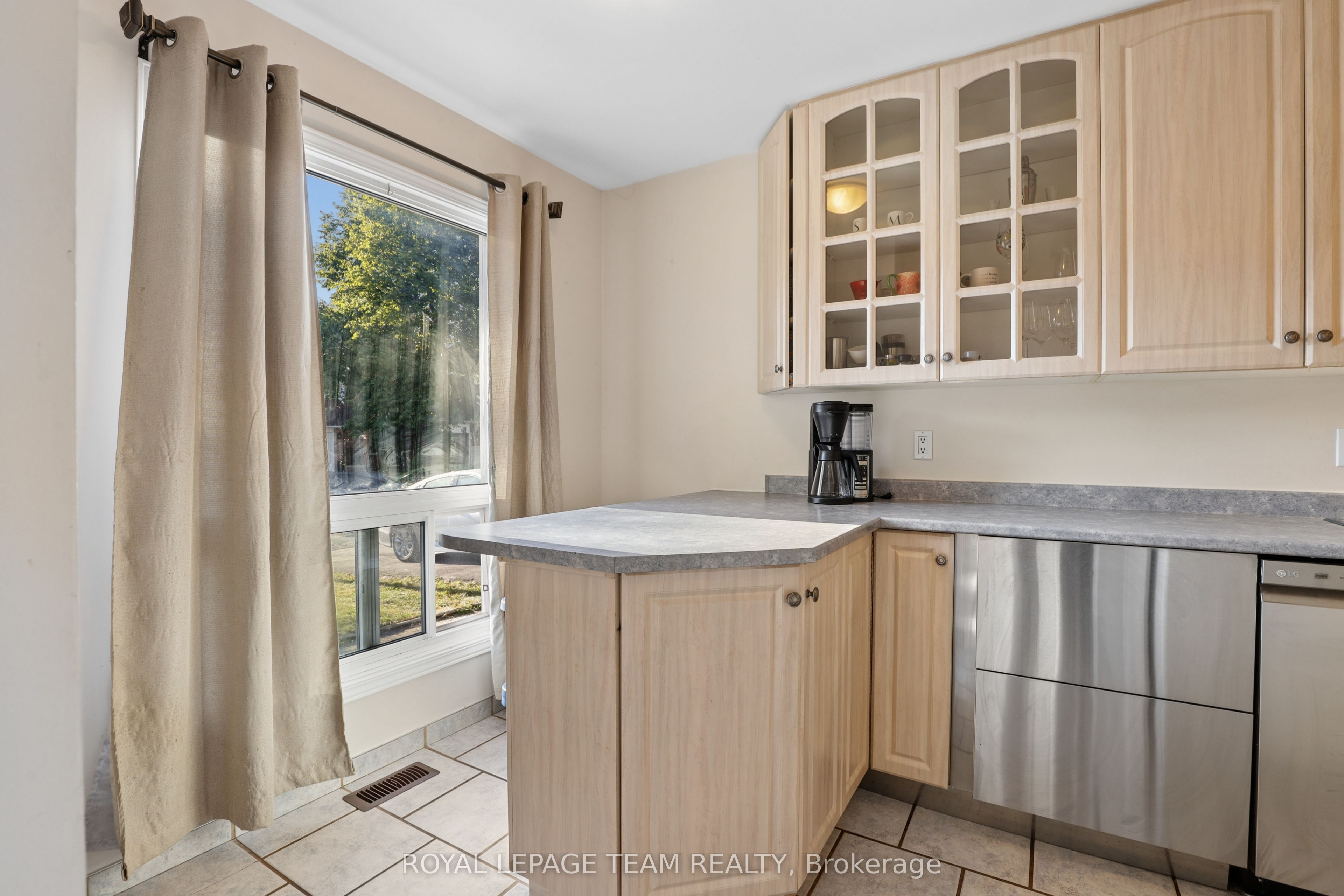 1133 St Emmanuel Terrace Property Photo 7