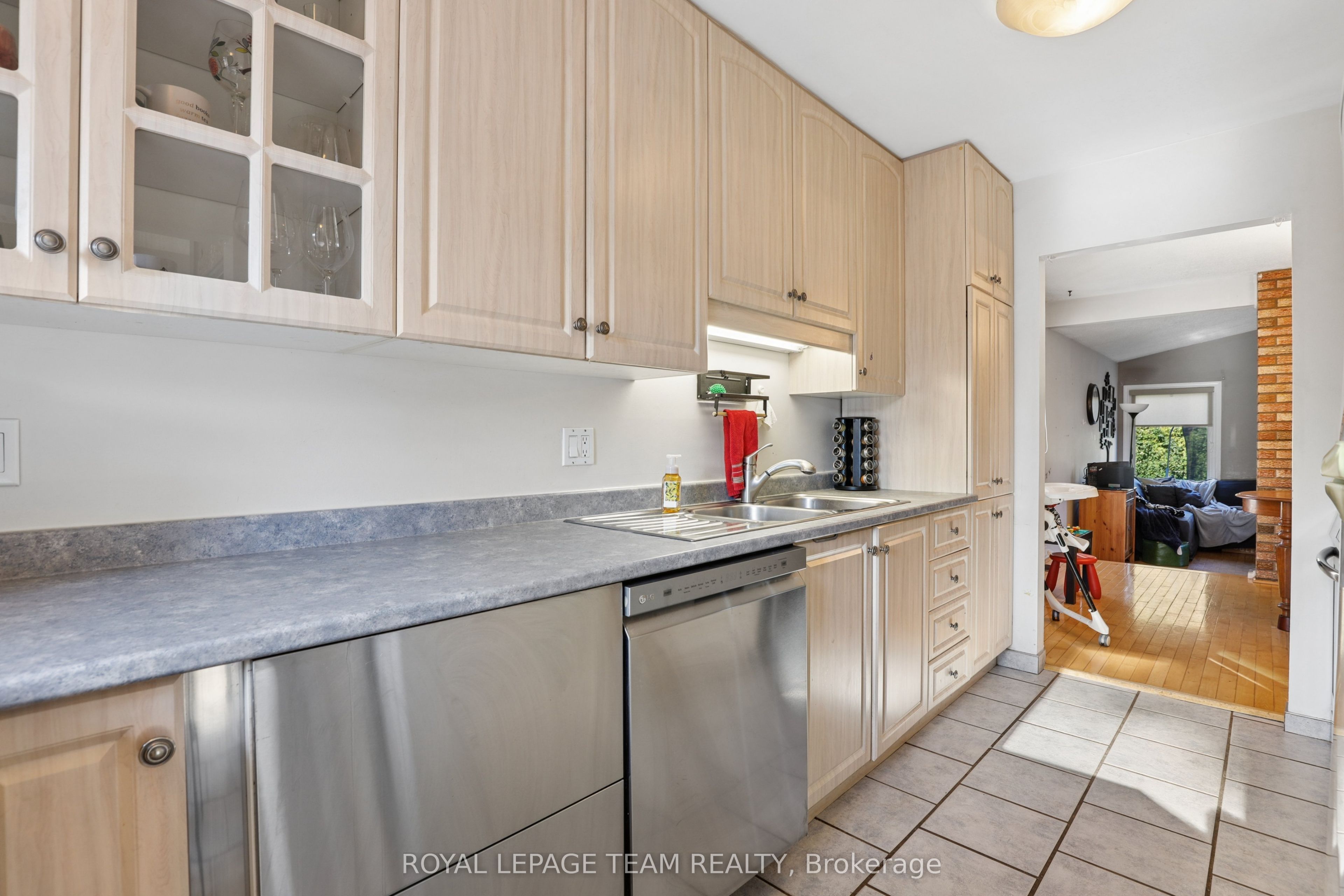1133 St Emmanuel Terrace Property Photo 8