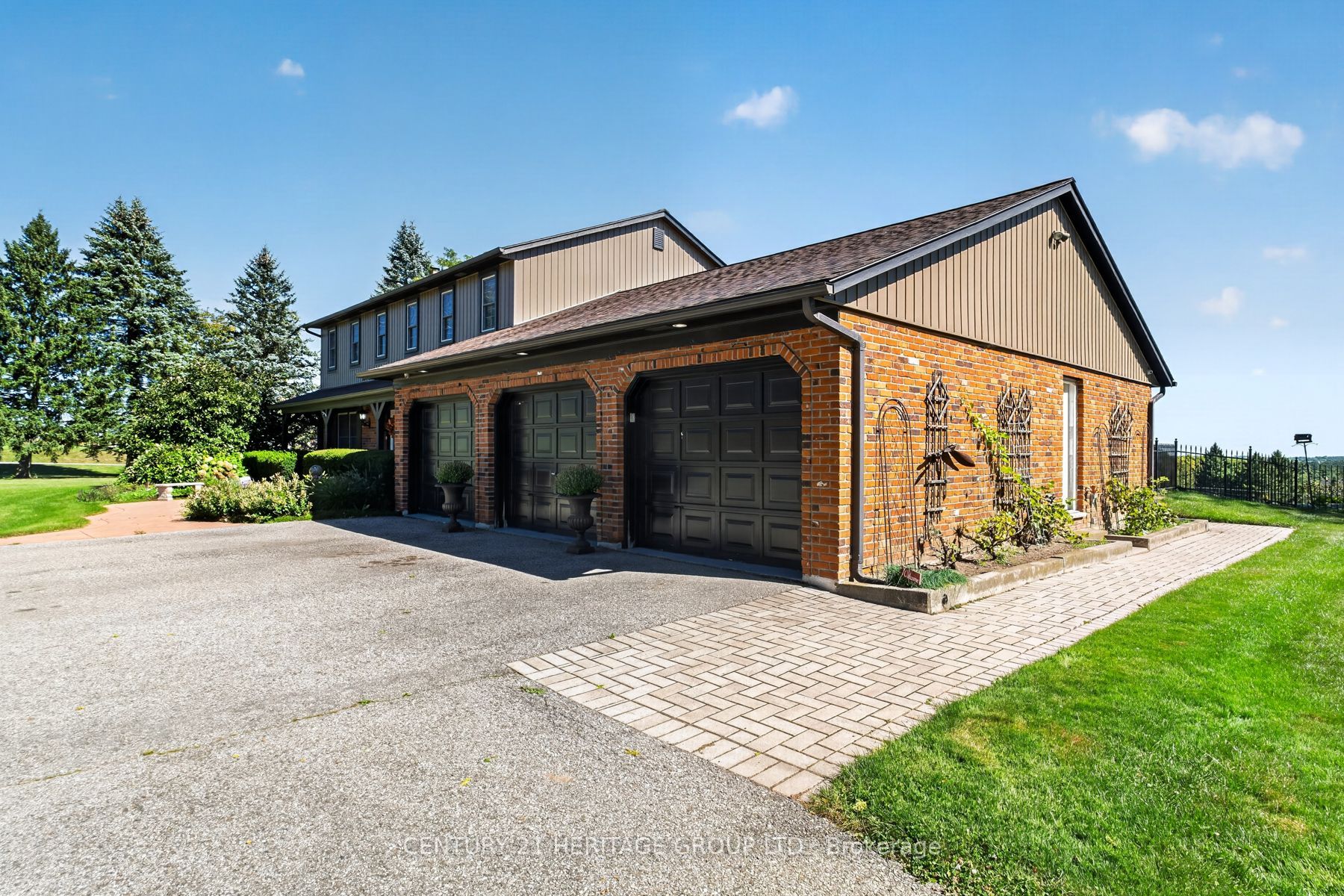 4 Highland Drive Property Photo 1