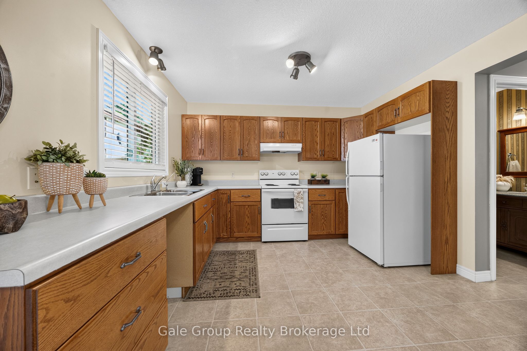 115 Burtch Street Property Photo 11