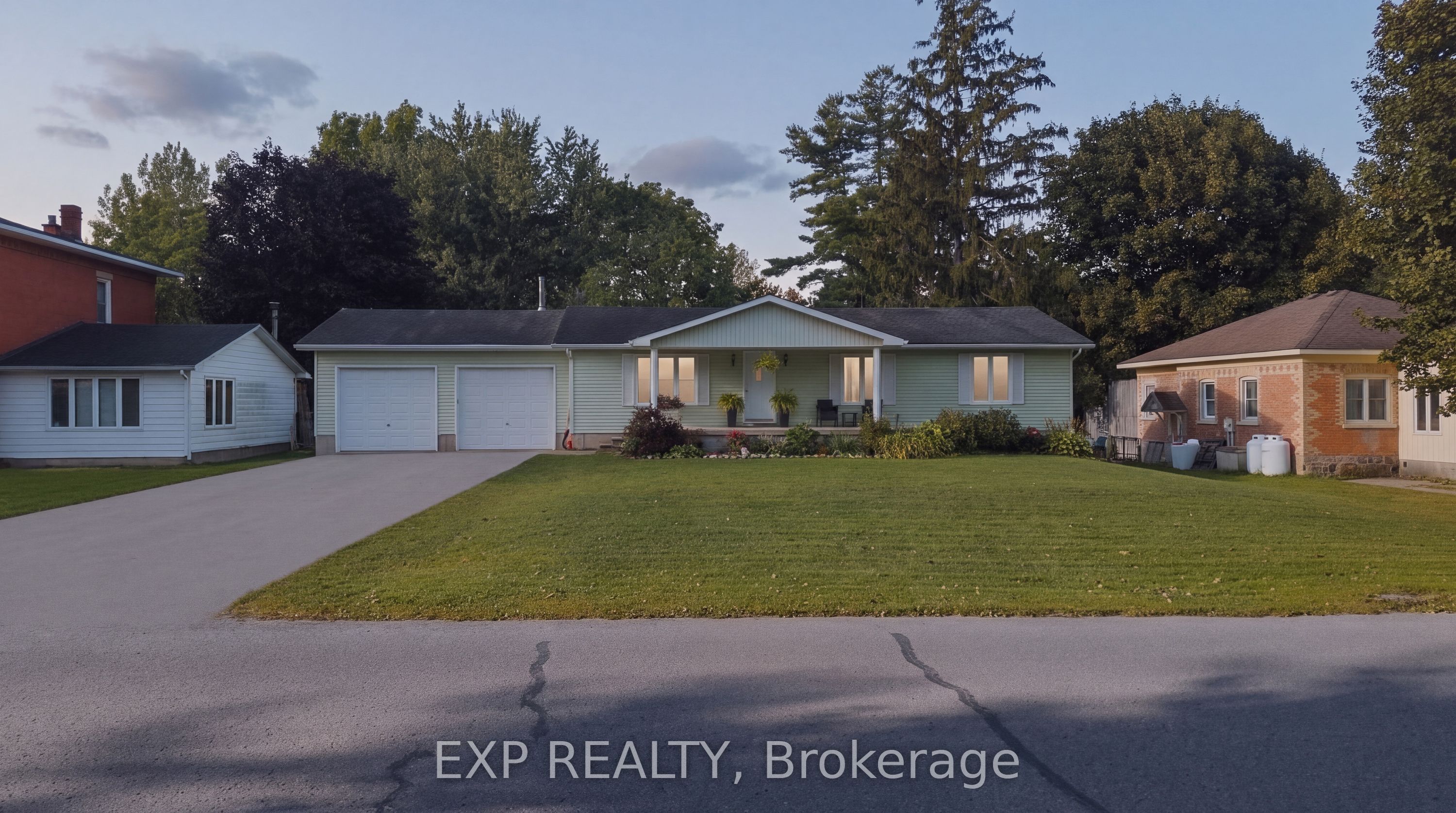 1065 Howick Street Property Photo 1