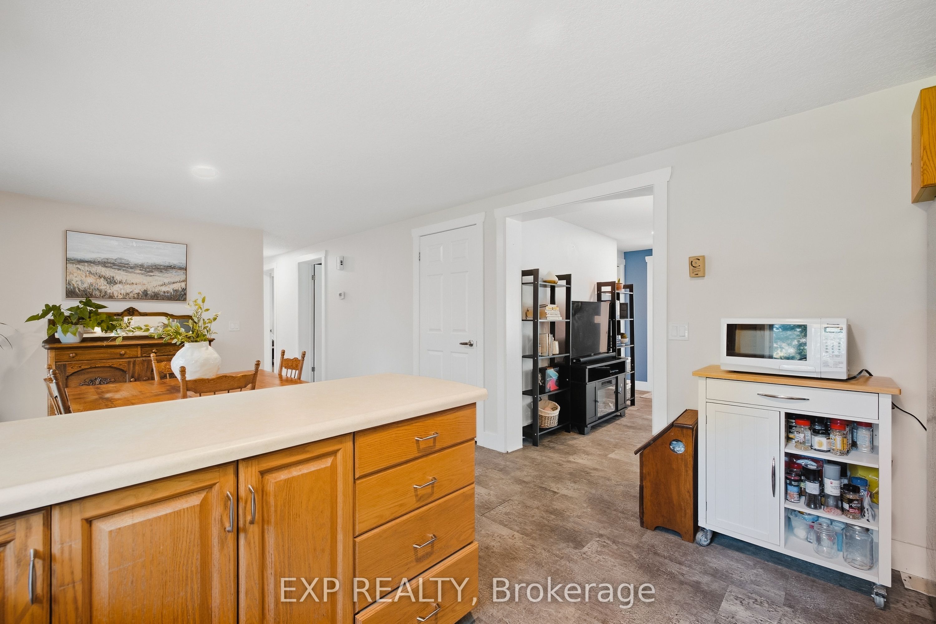 1065 Howick Street Property Photo 11