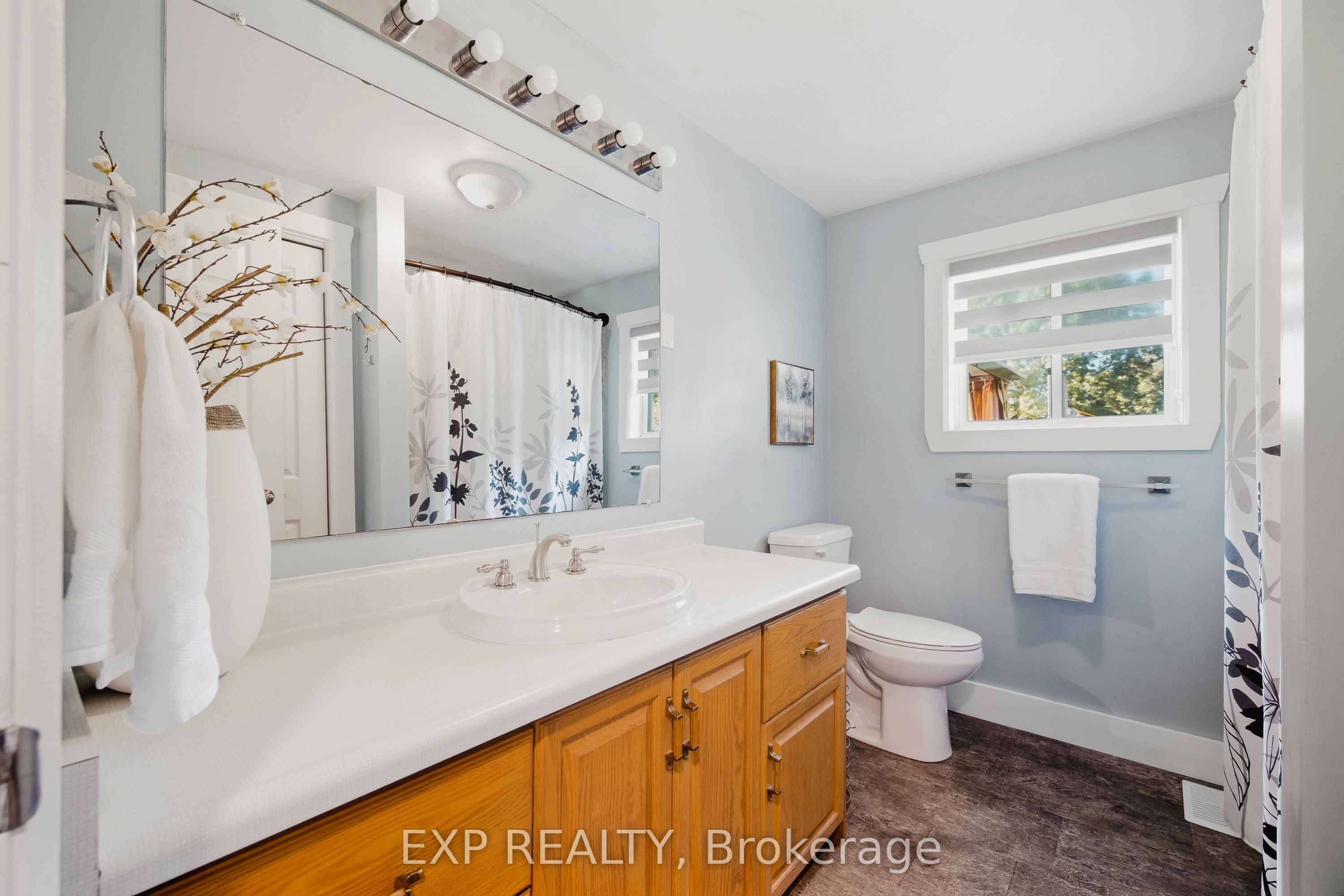 1065 Howick Street Property Photo 17
