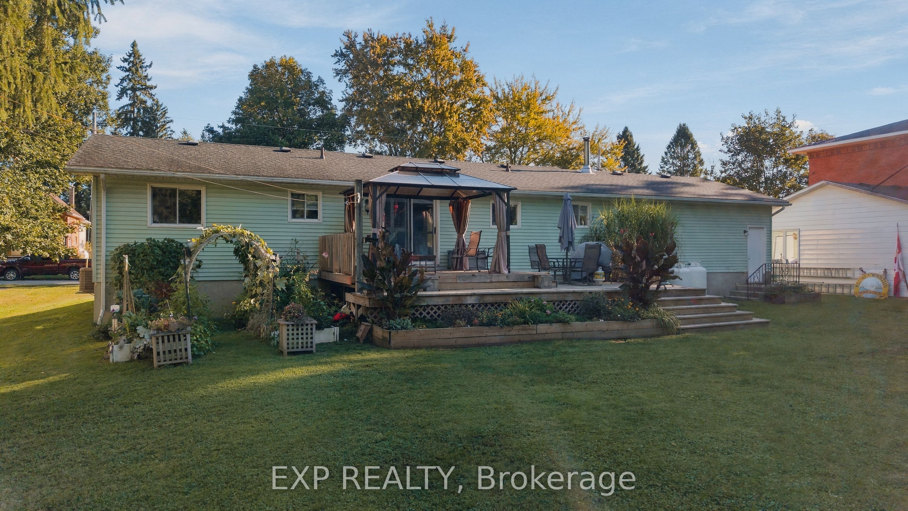 1065 Howick Street Property Photo 28