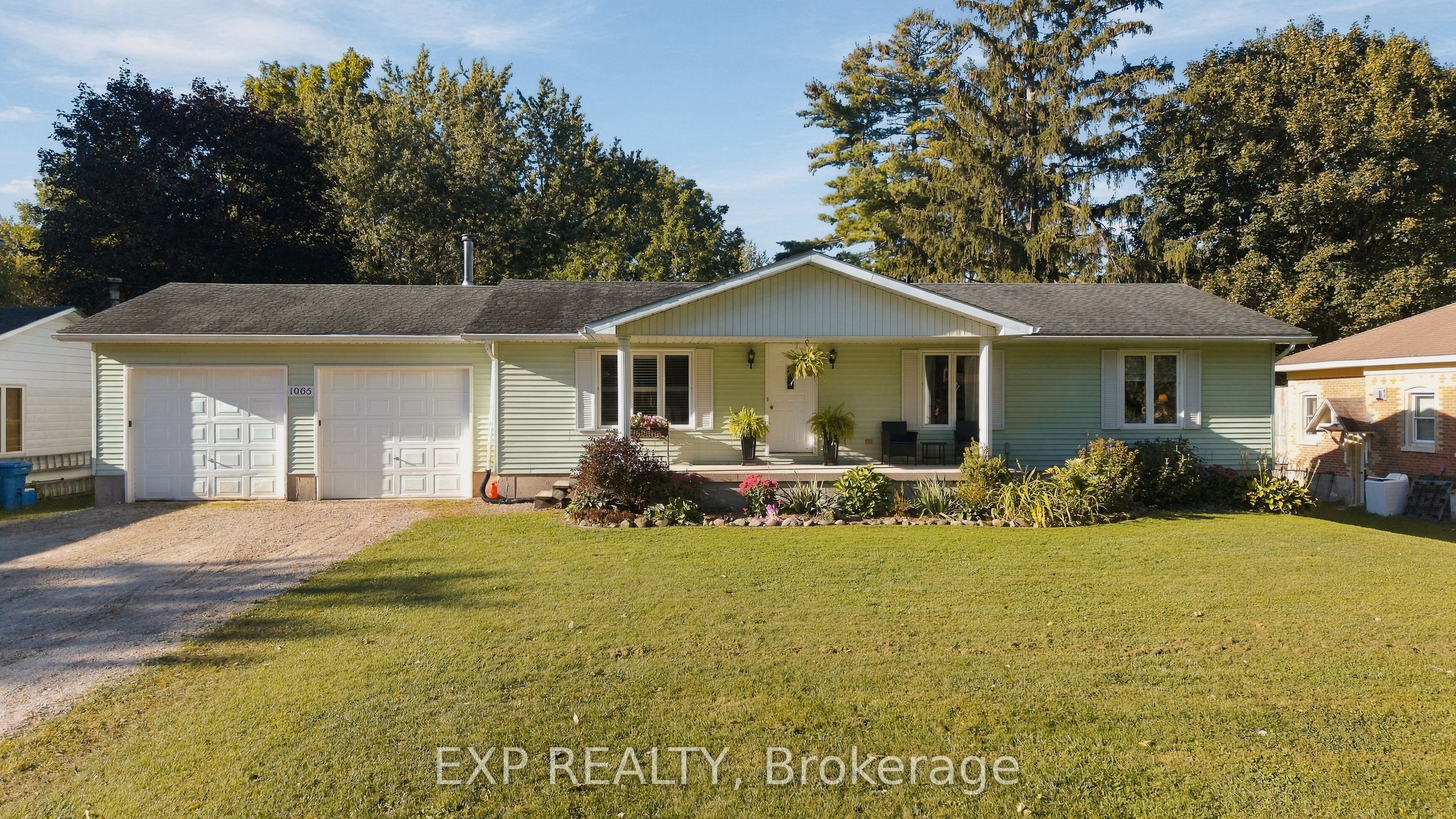 1065 Howick Street Property Photo 31