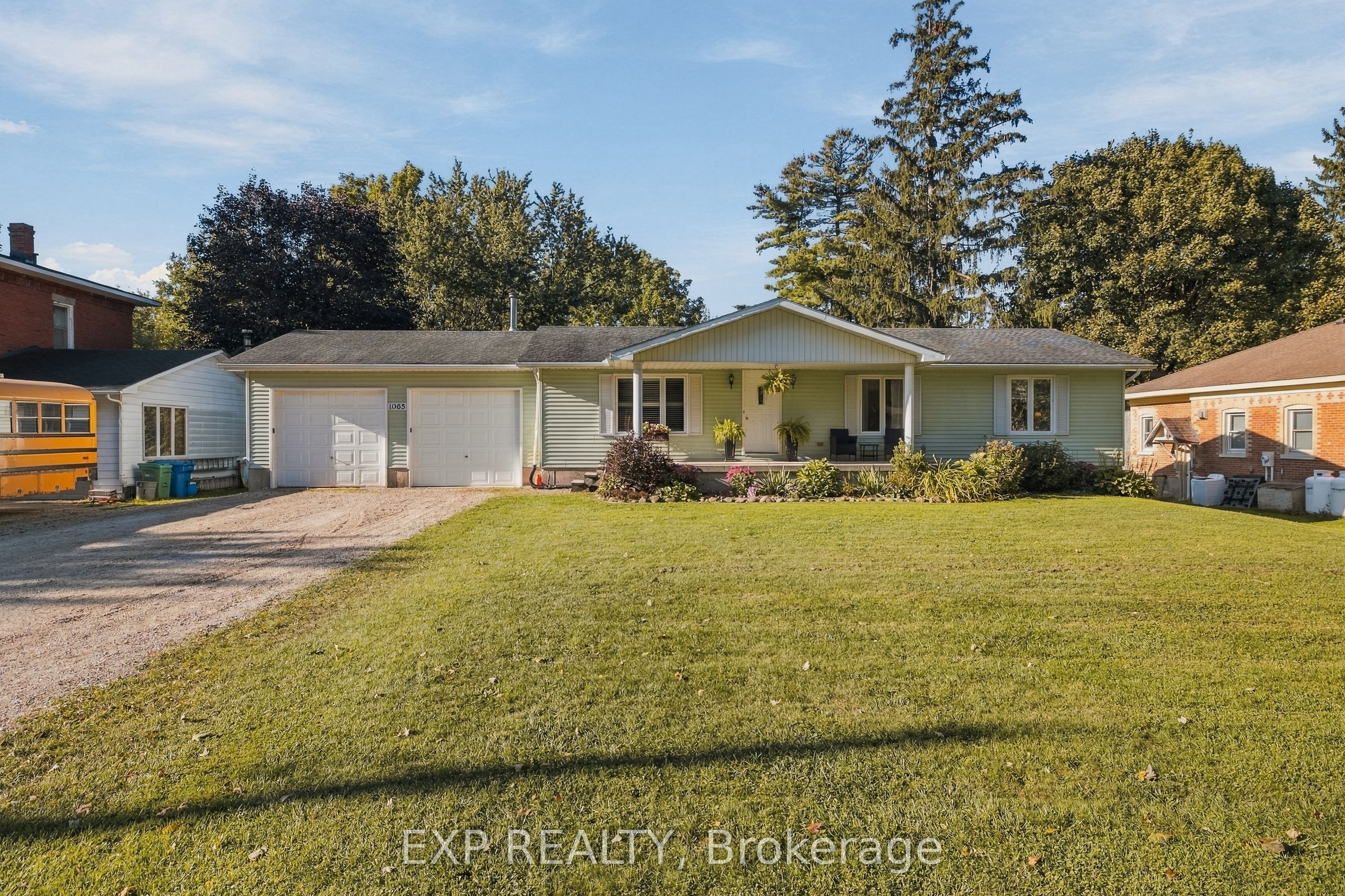 1065 Howick Street Property Photo 35