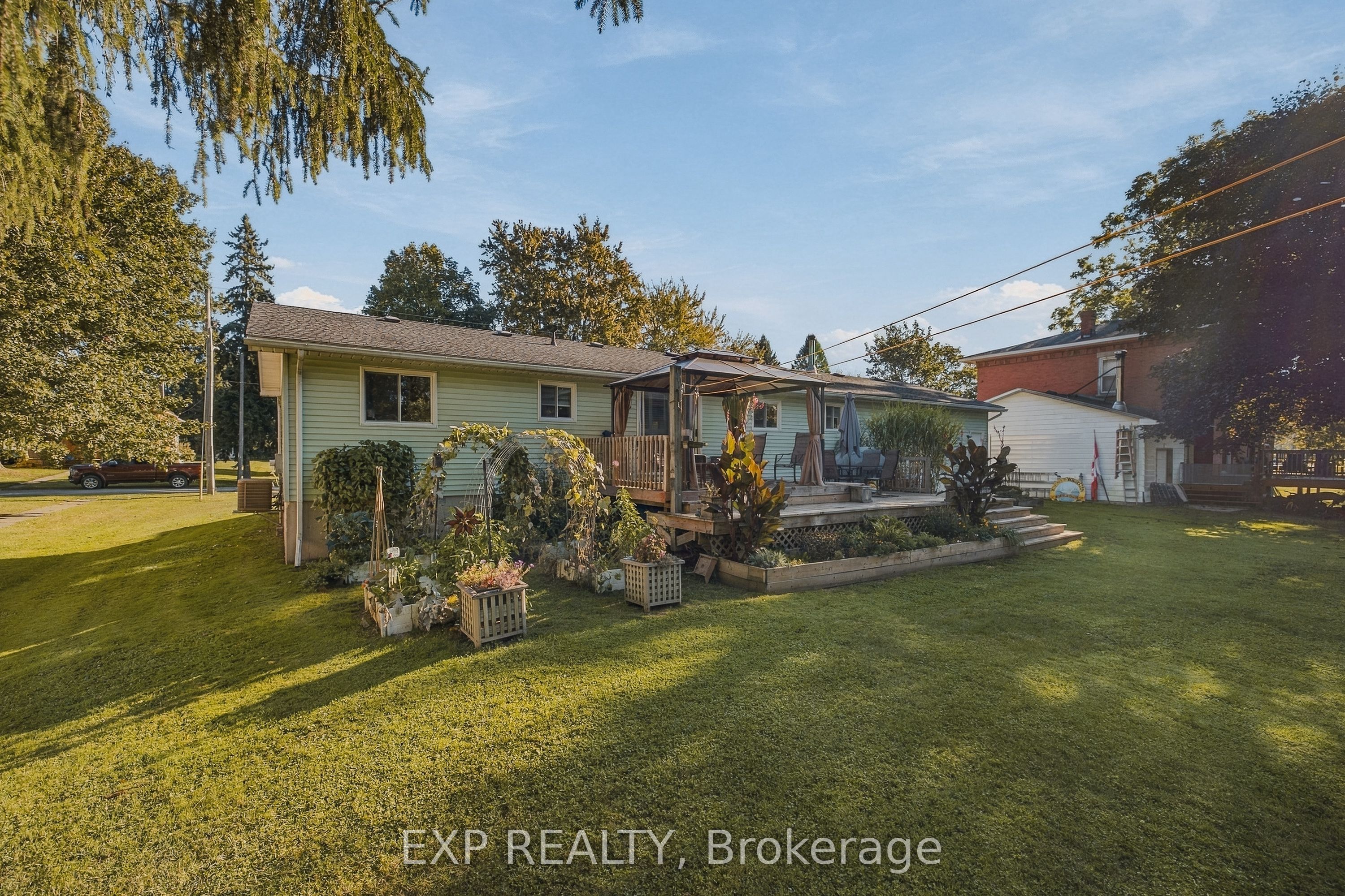 1065 Howick Street Property Photo 38