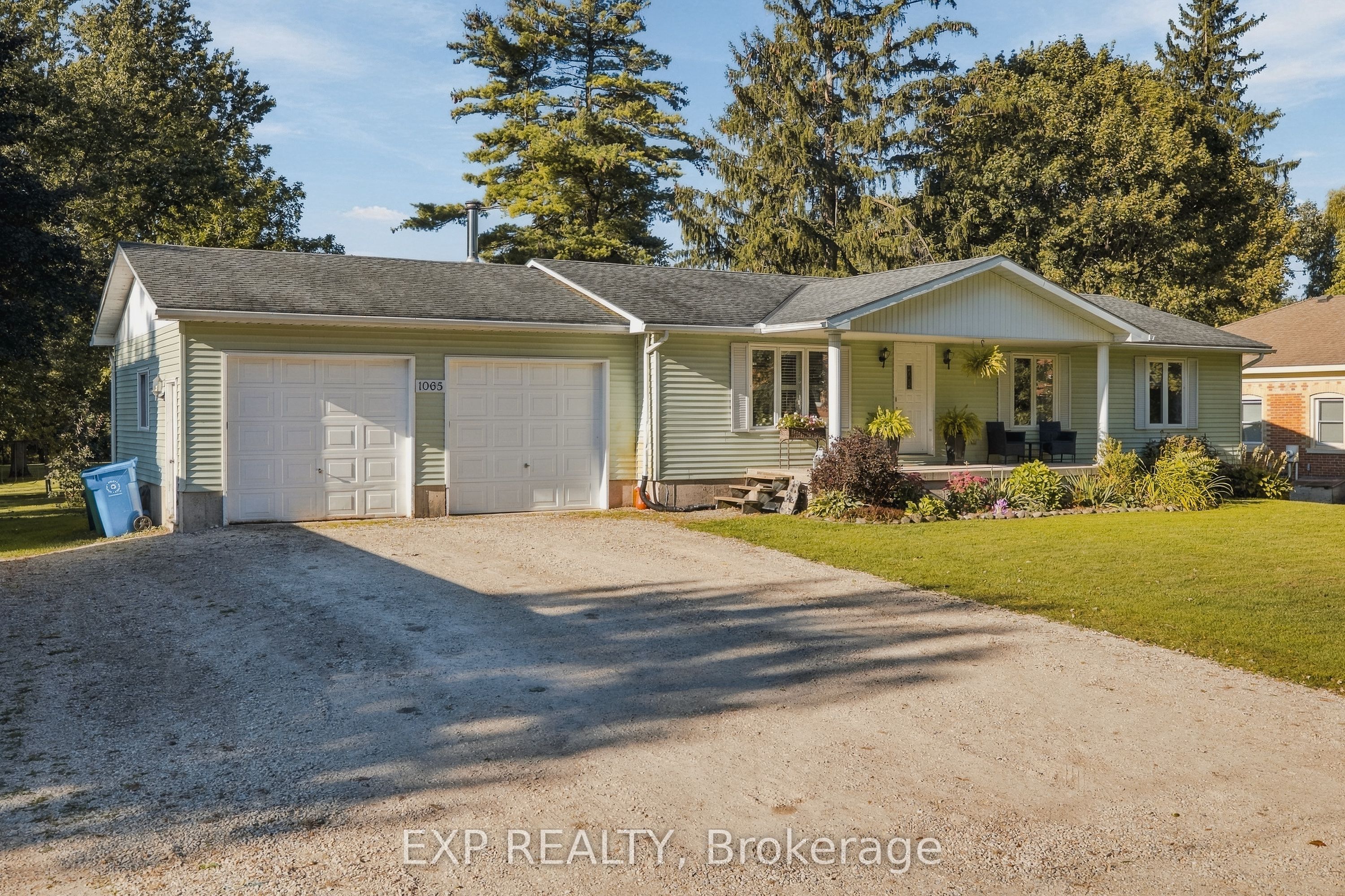 1065 Howick Street Property Photo 48