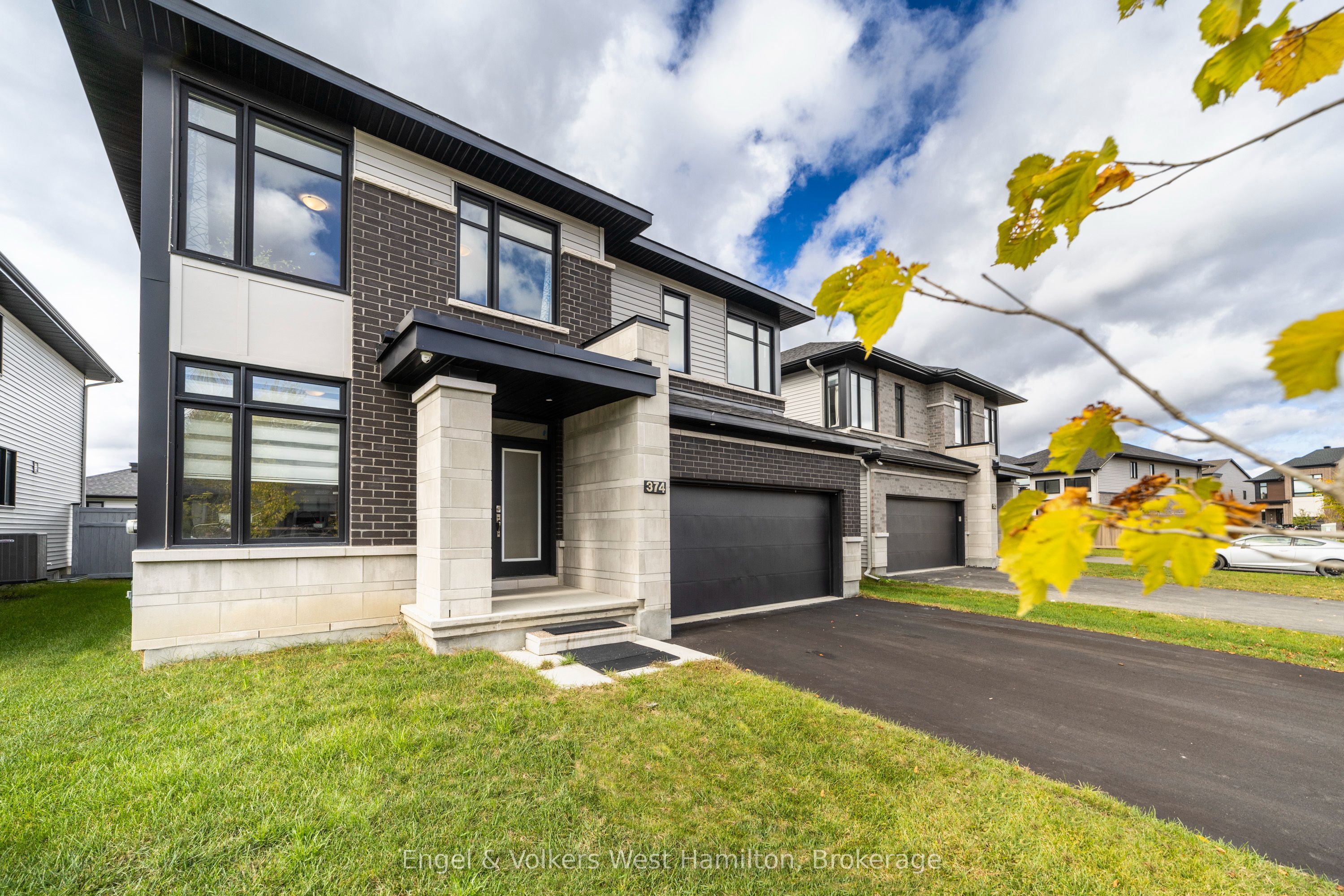 374 Big Dipper Street Property Photo 1