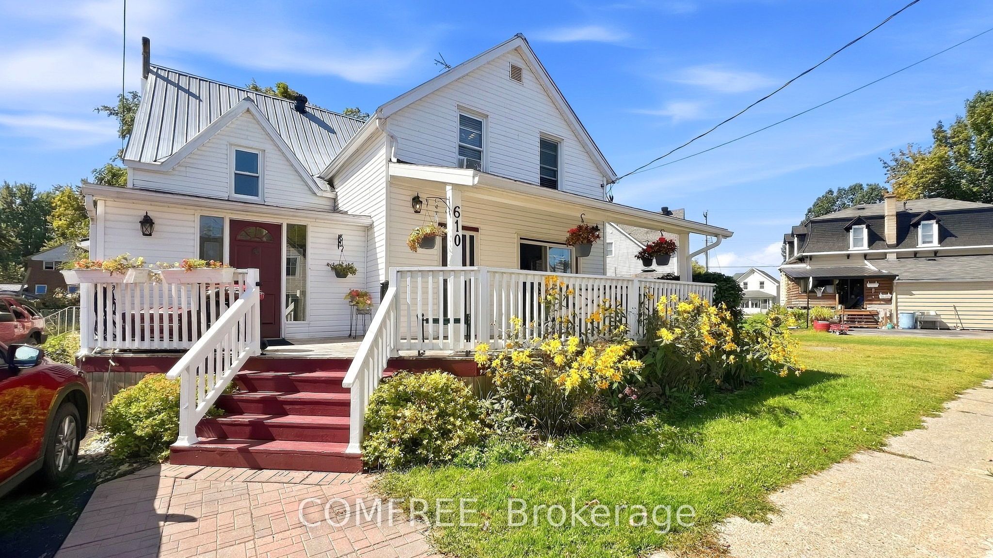 610 East Street W Property Photo 1