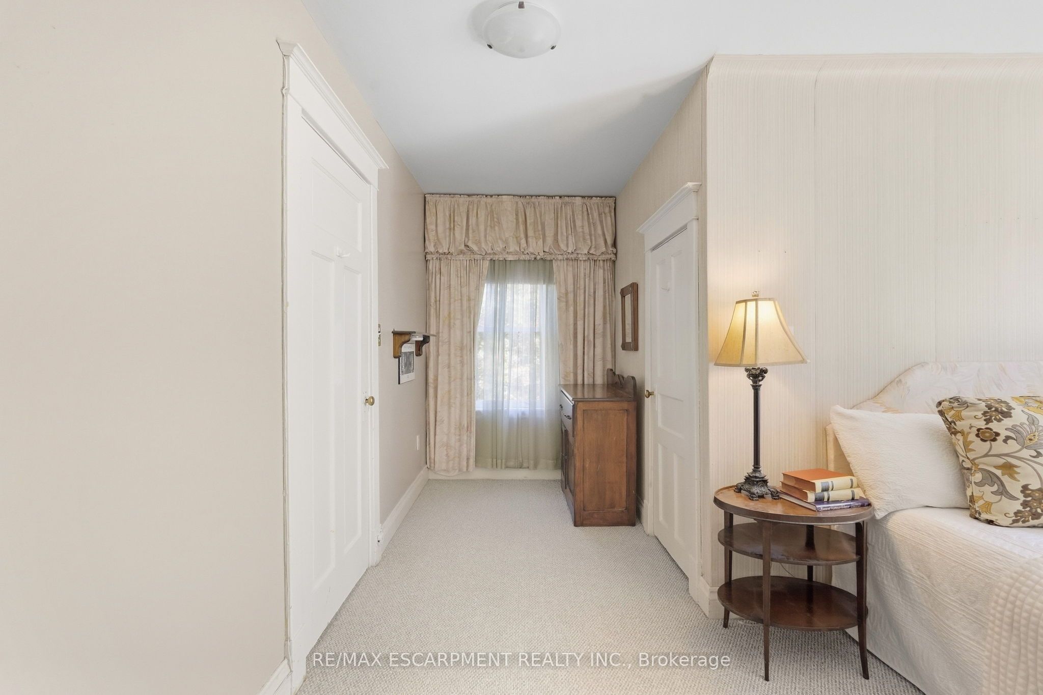 41 East 14th Street W Property Photo 35