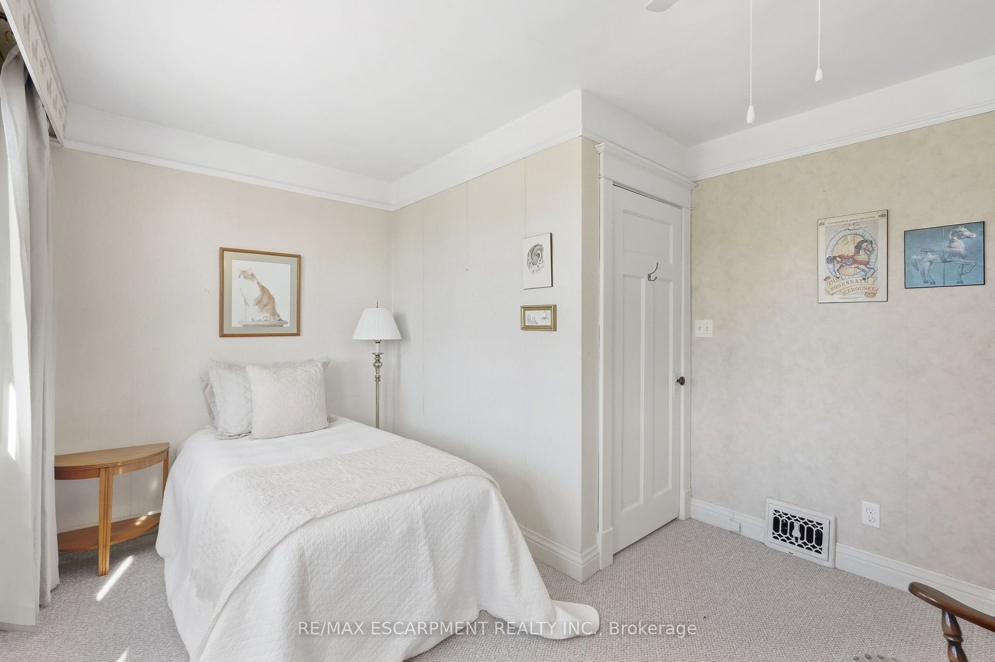 41 East 14th Street W Property Photo 37