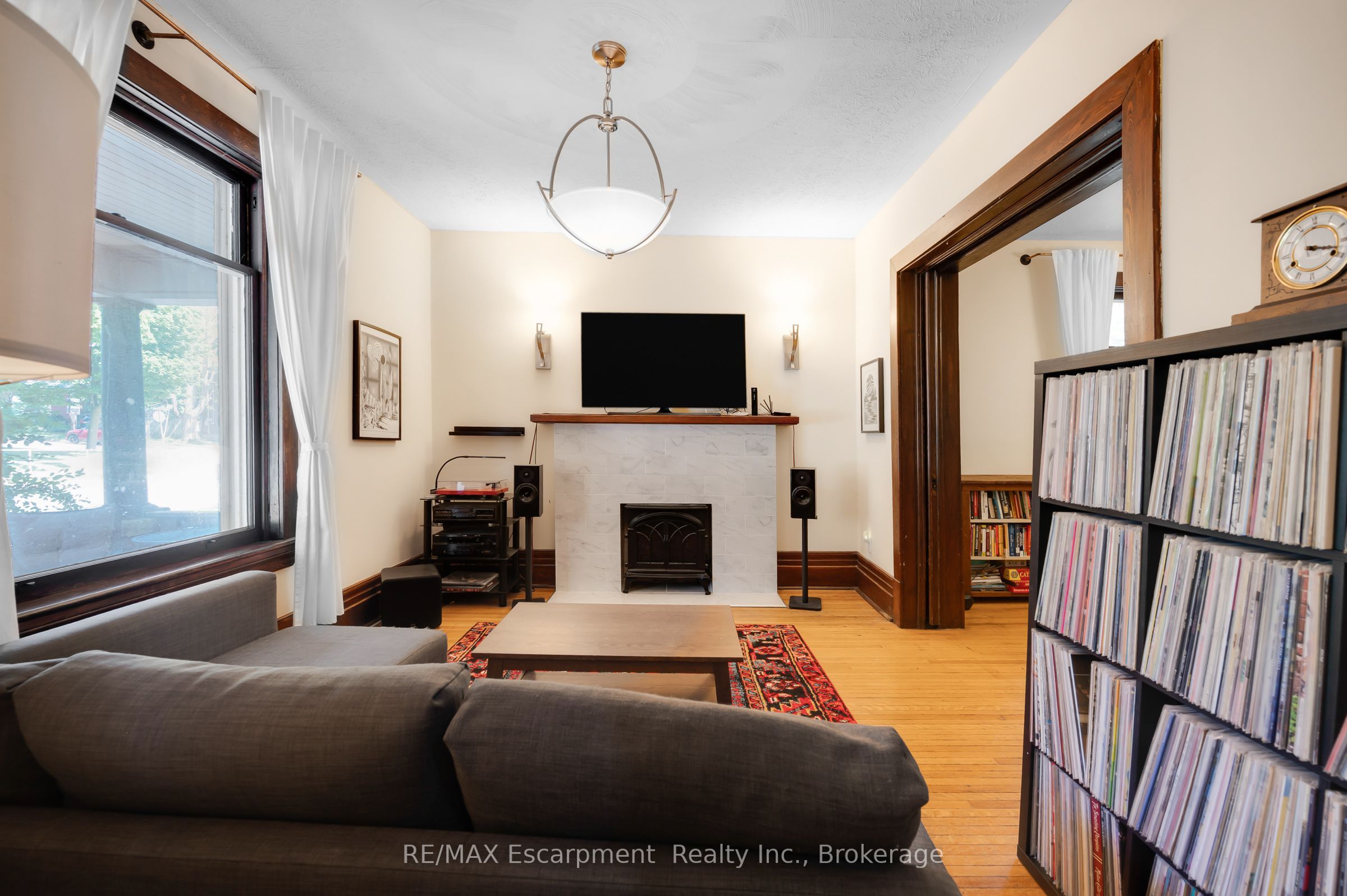 458 Woolwich Street Property Photo 8