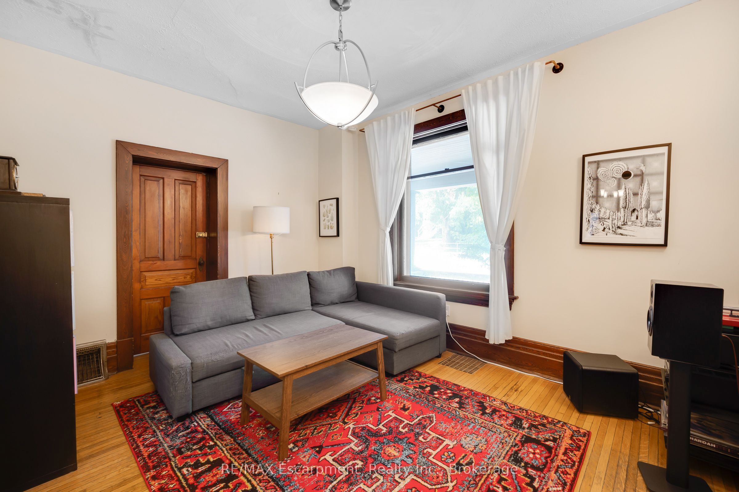 458 Woolwich Street Property Photo 9
