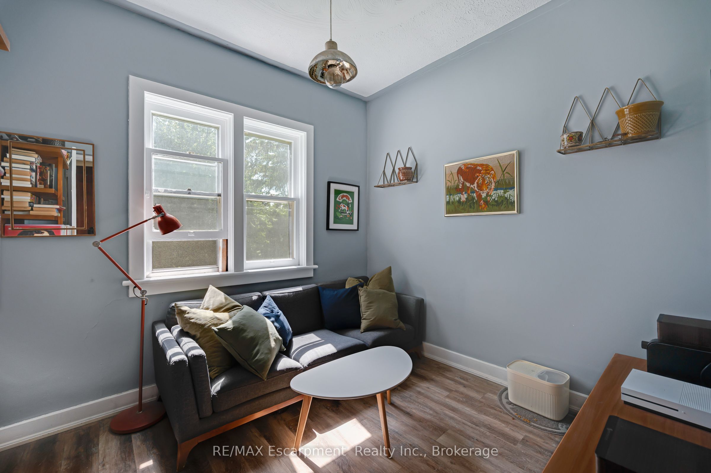 458 Woolwich Street Property Photo 16