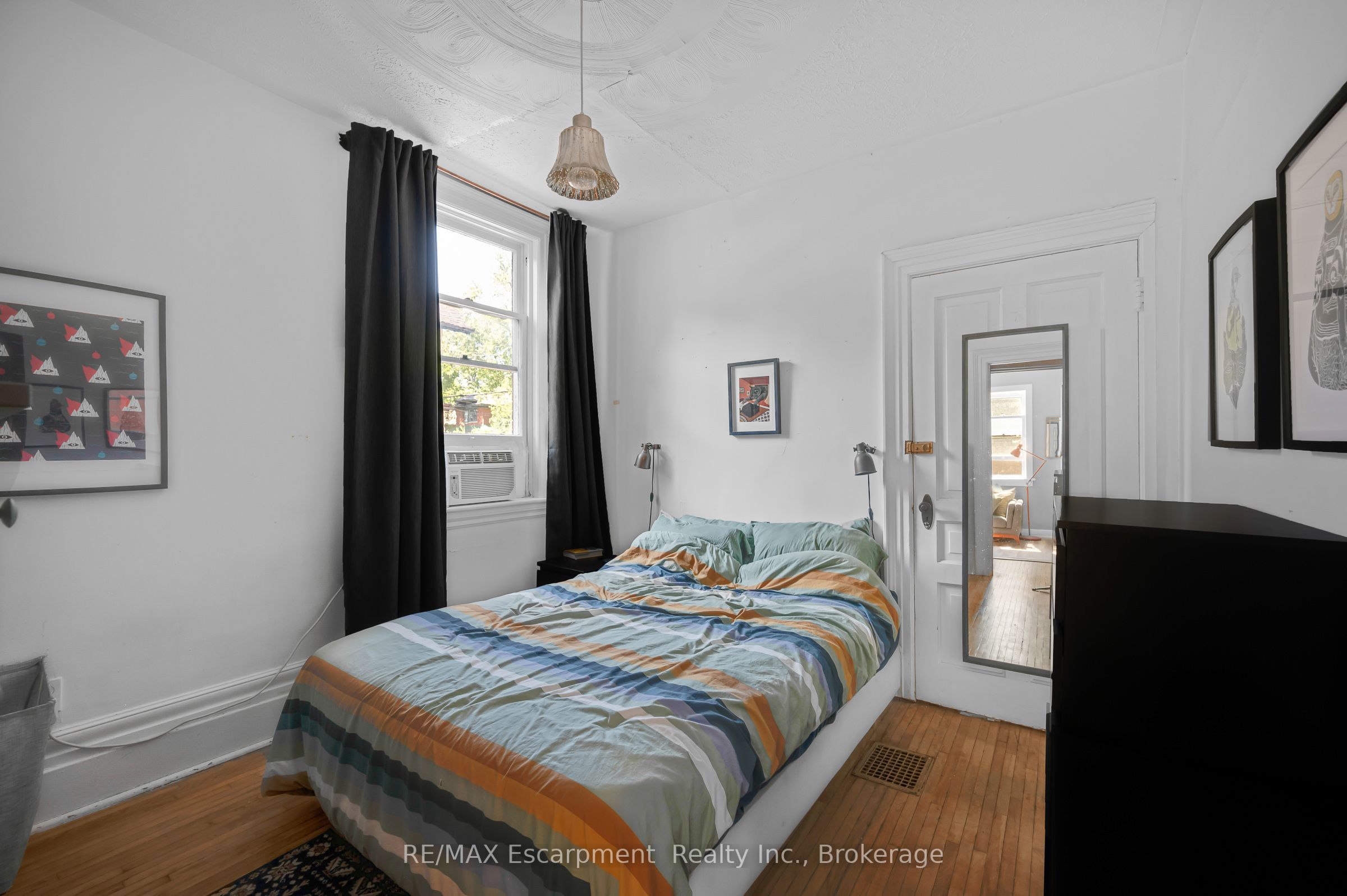 458 Woolwich Street Property Photo 18