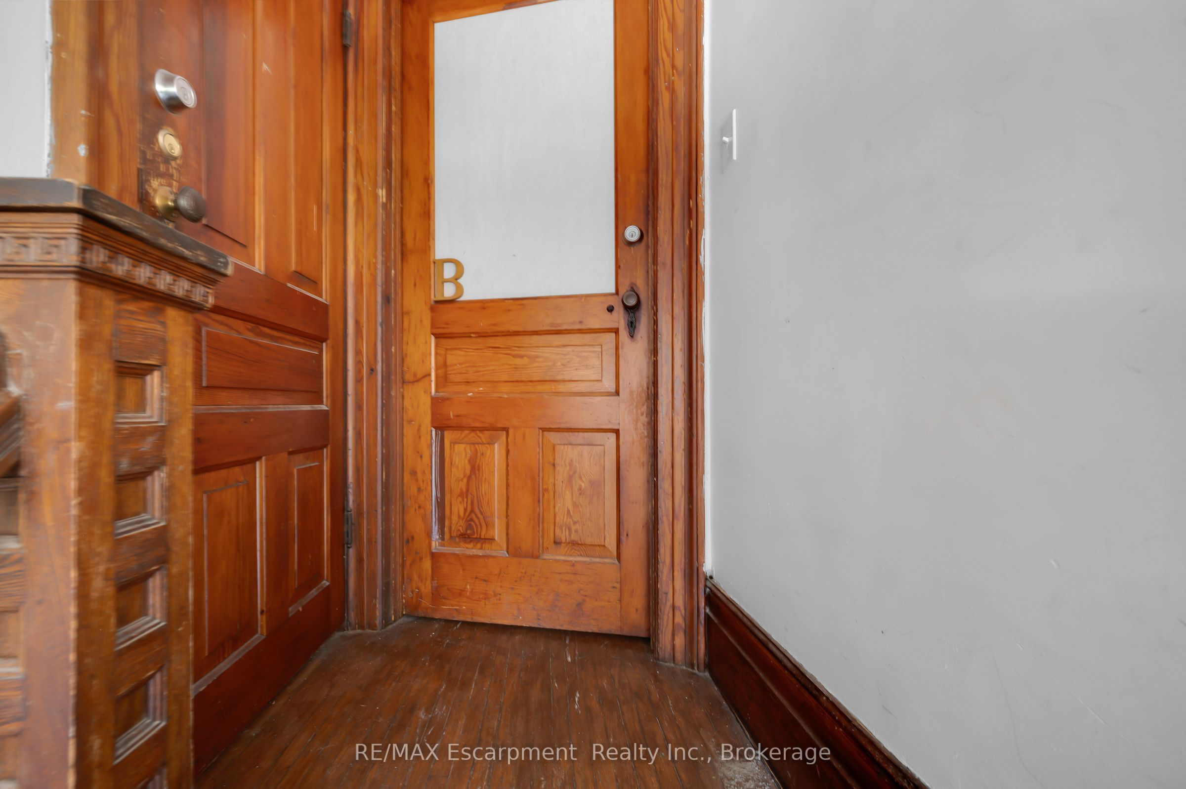 458 Woolwich Street Property Photo 20