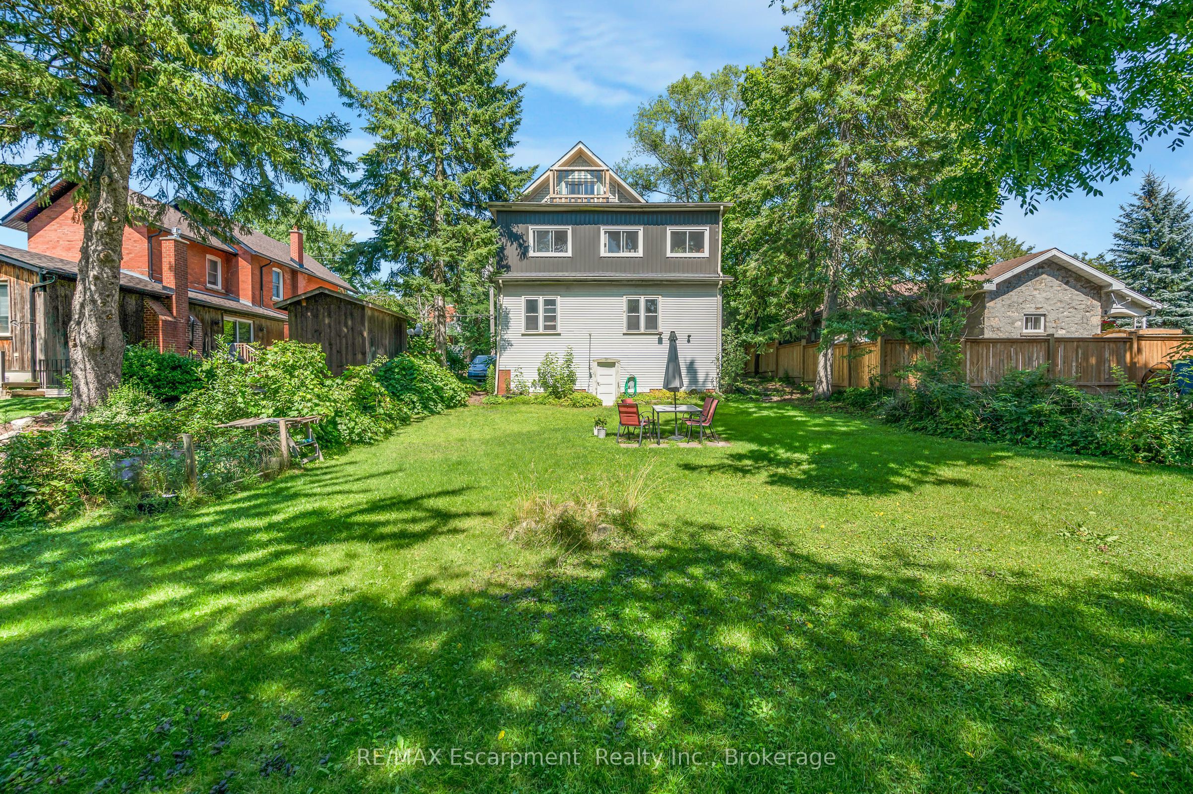 458 Woolwich Street Property Photo 41