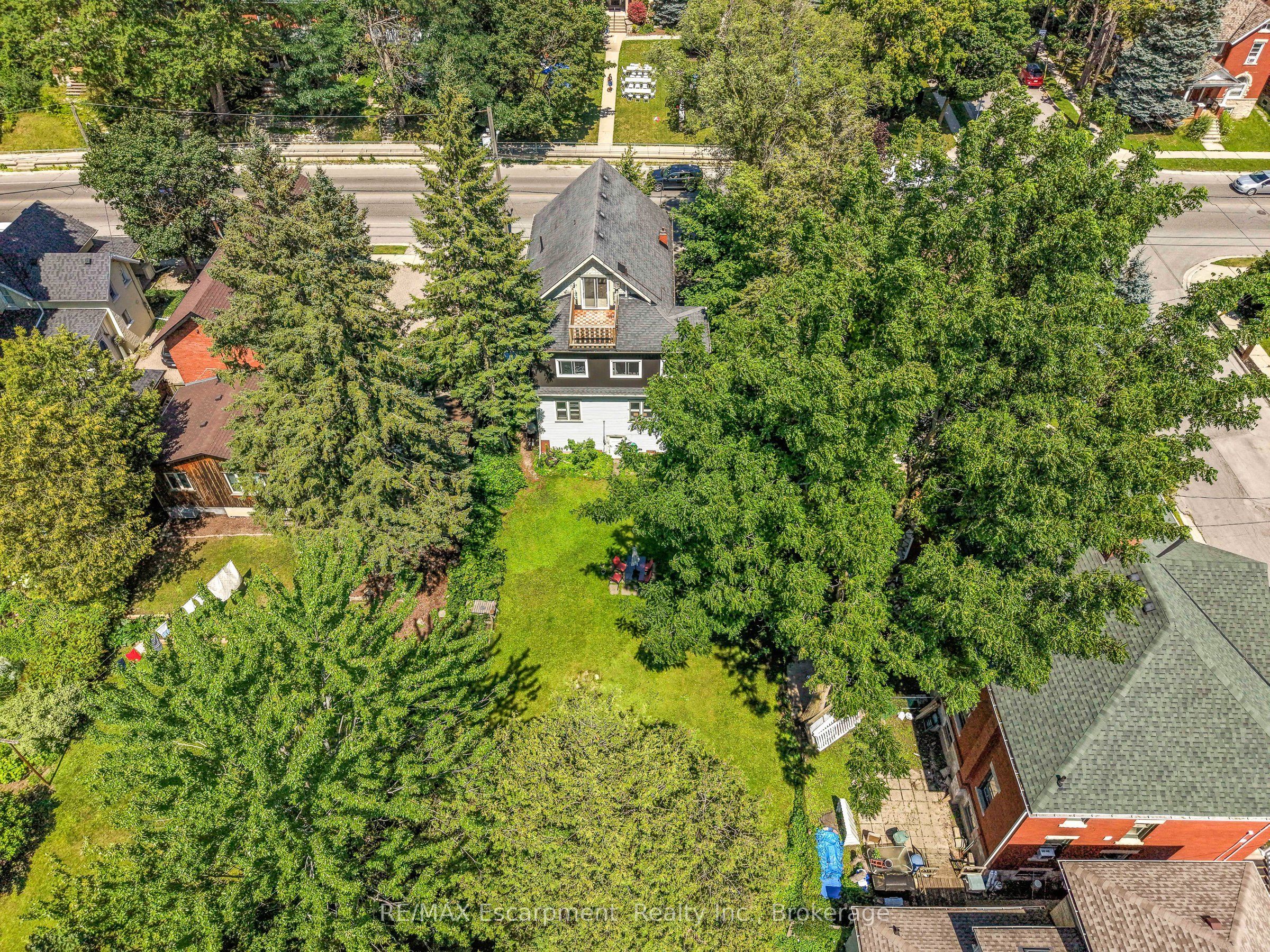458 Woolwich Street Property Photo 42