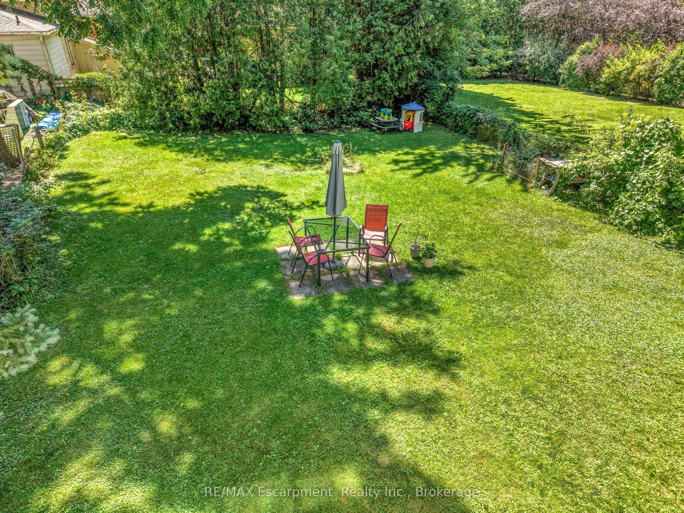 458 Woolwich Street Property Photo 44