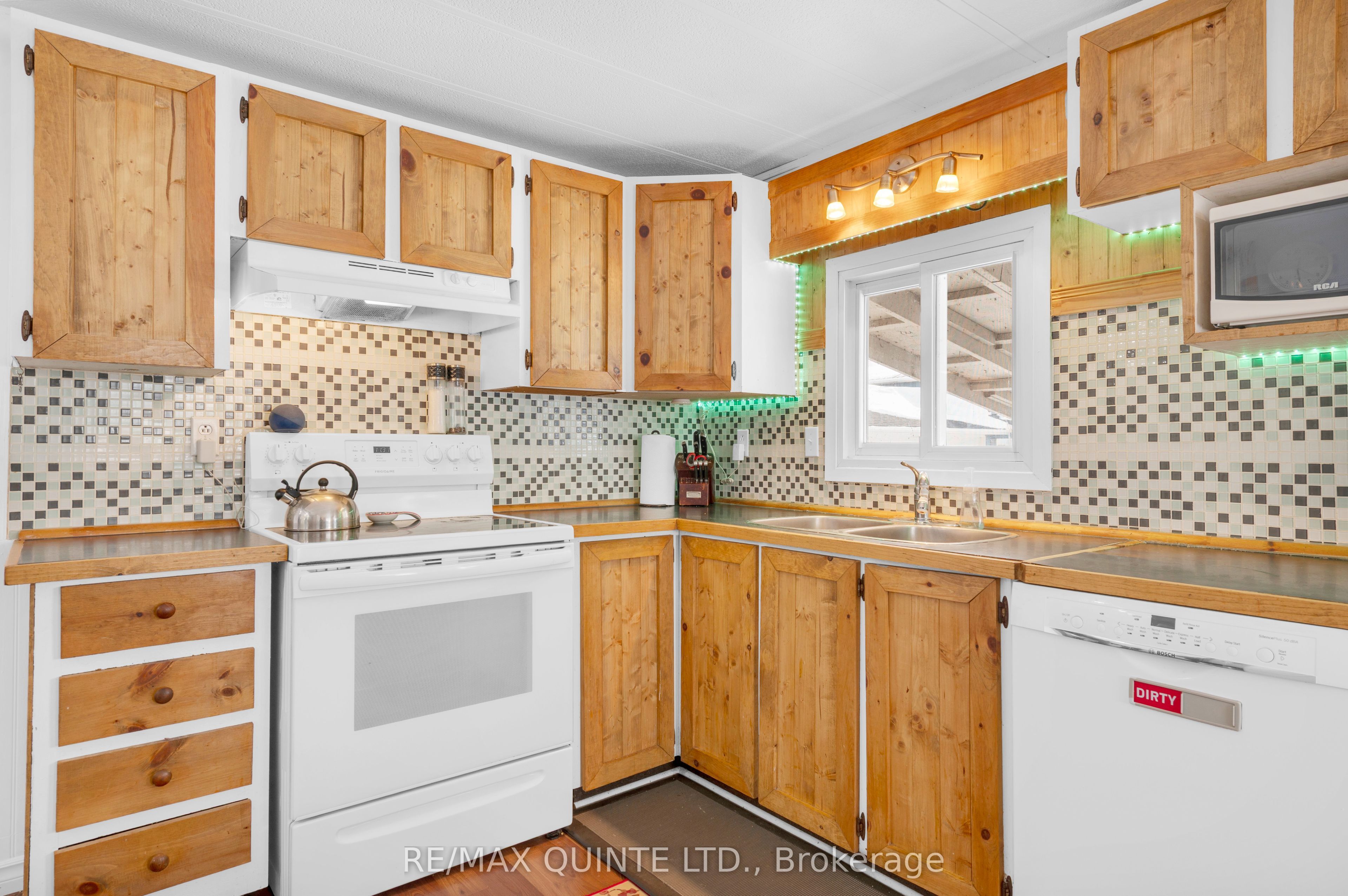 311 Dundas Street 56 Property Photo 5