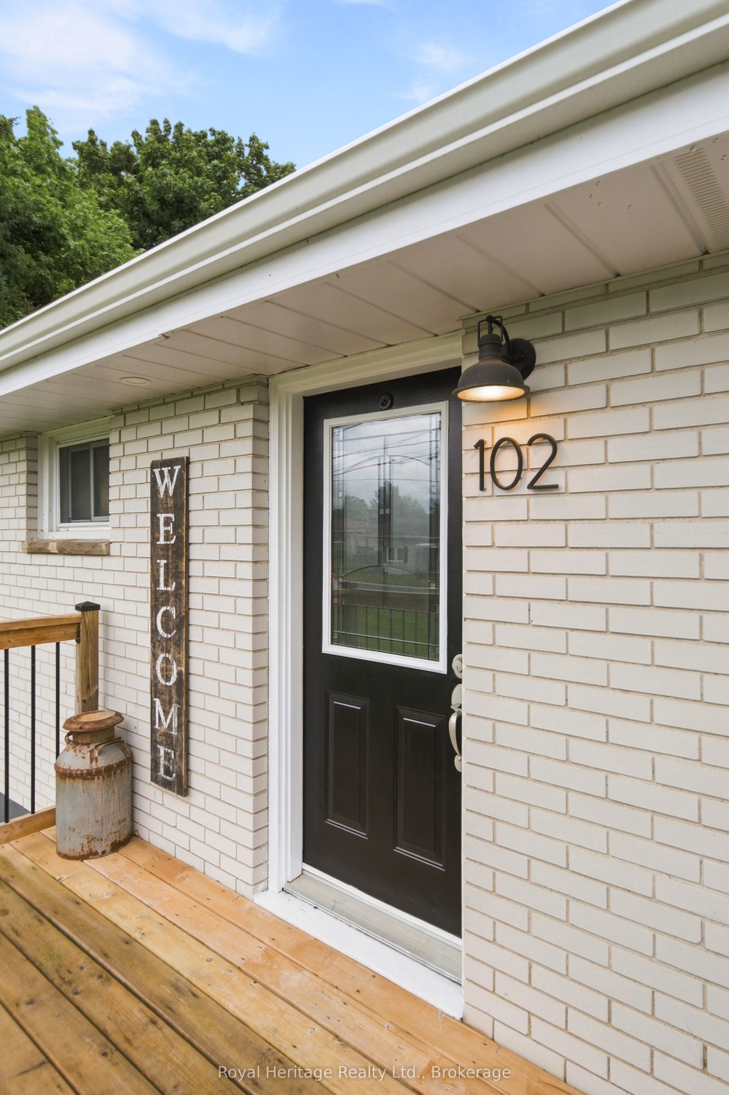 102 Johnstown Road Property Photo 3