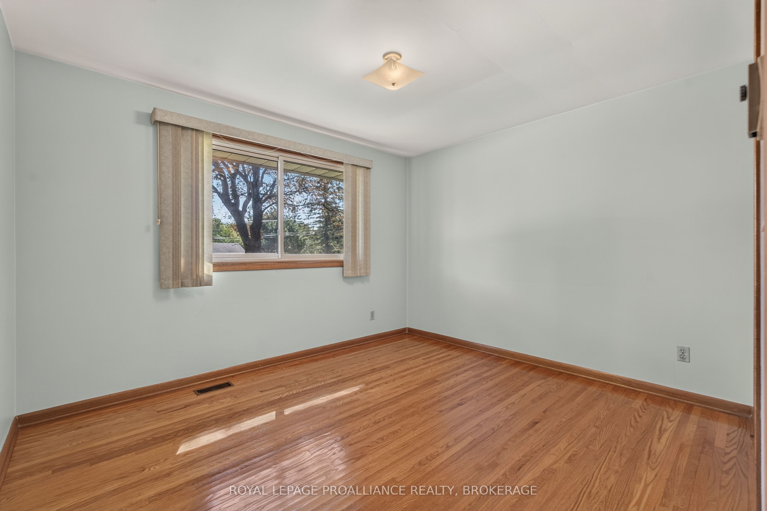 9 Dianna Street Property Photo 21