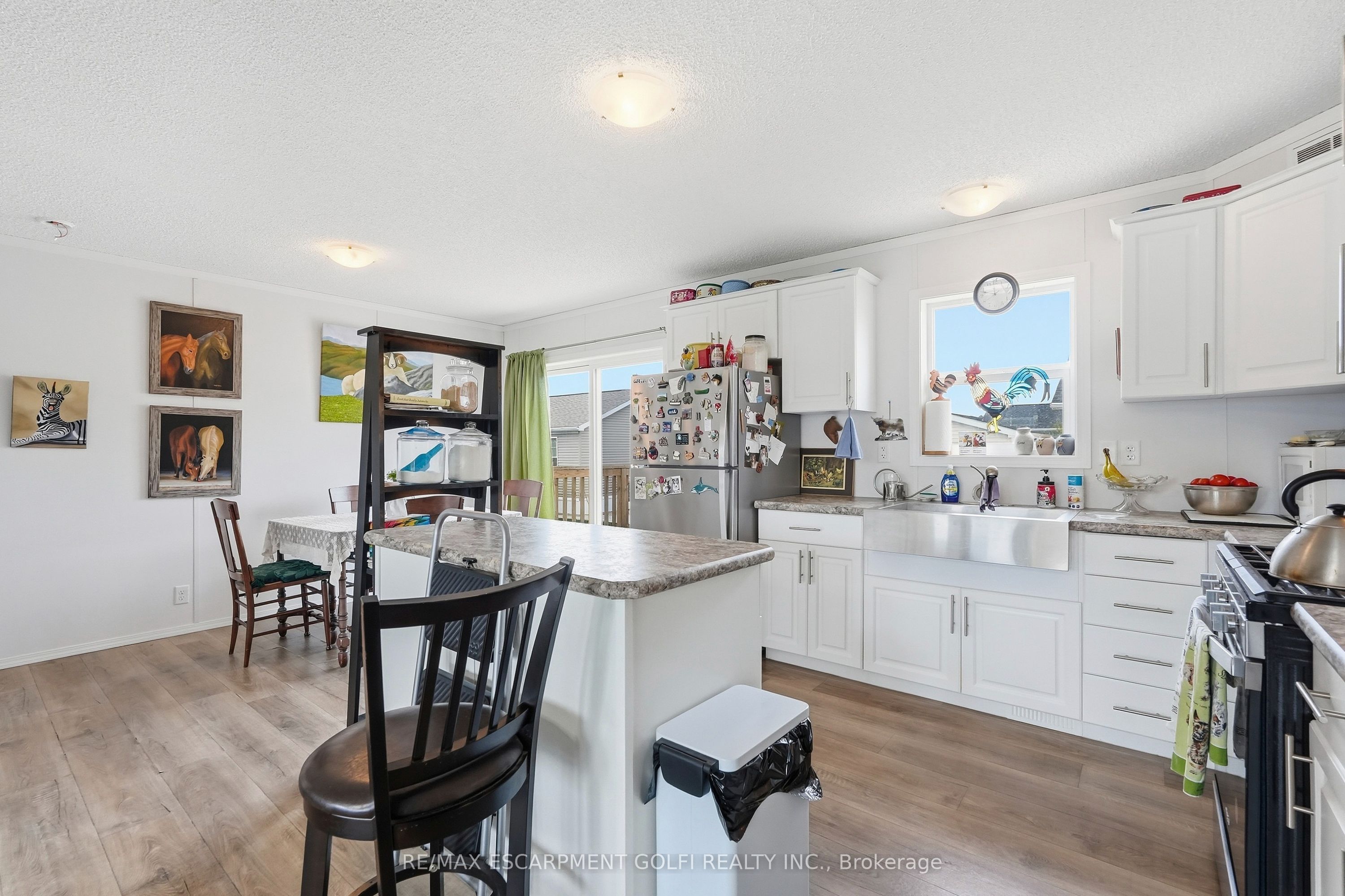 17 Bent Willow Court Property Photo 4