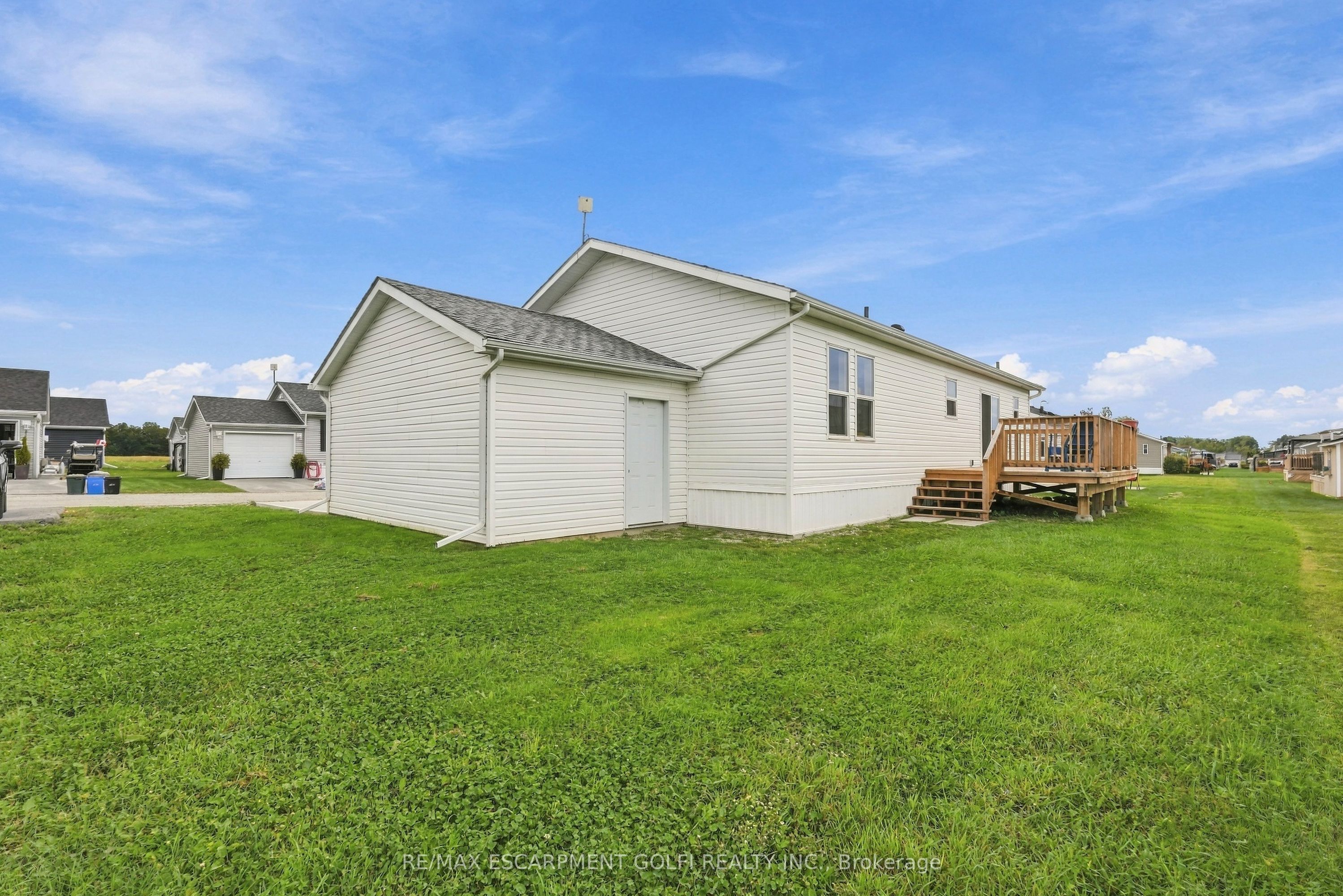 17 Bent Willow Court Property Photo 16