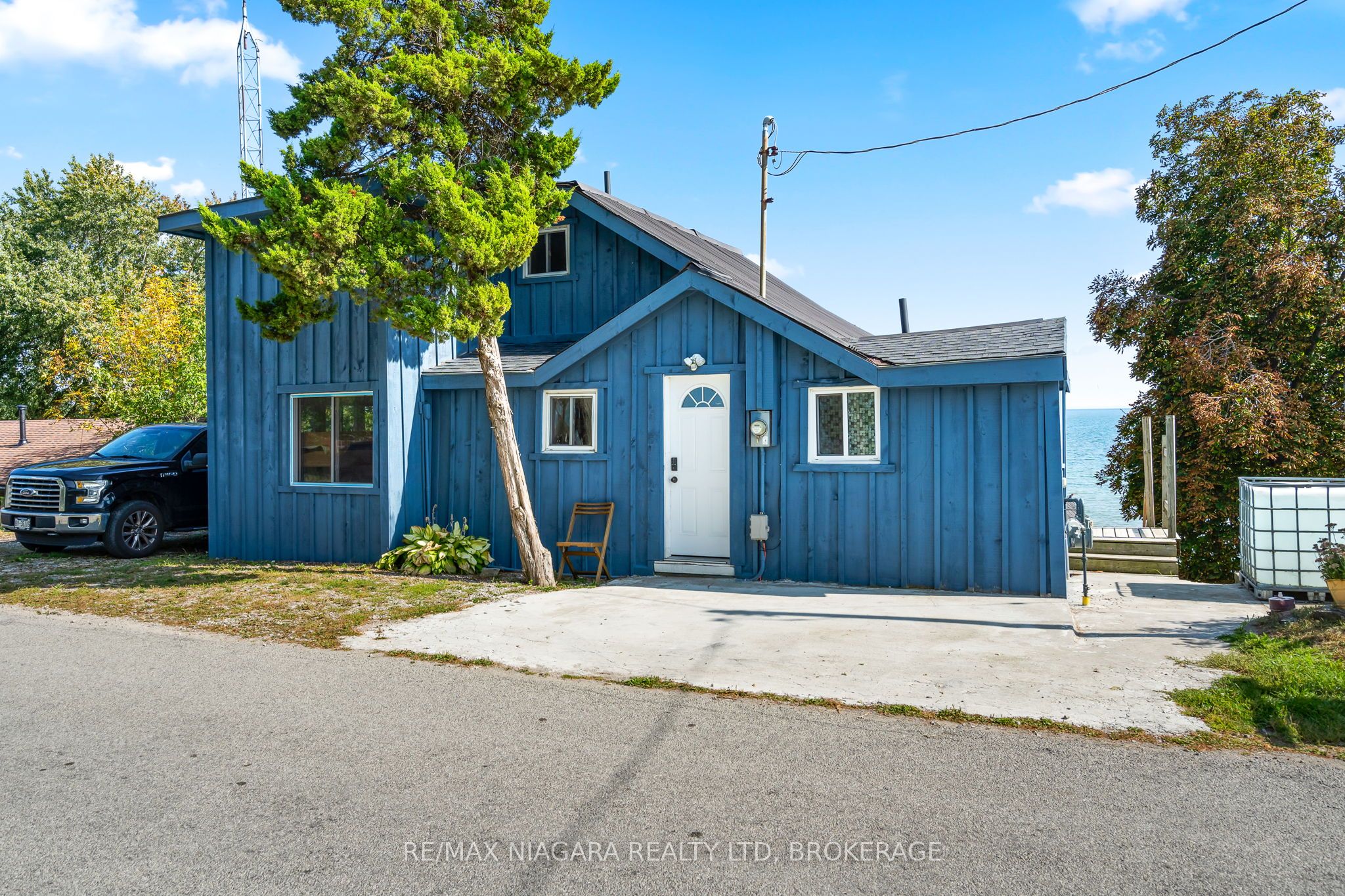 105 Lighthouse Drive Property Photo 3