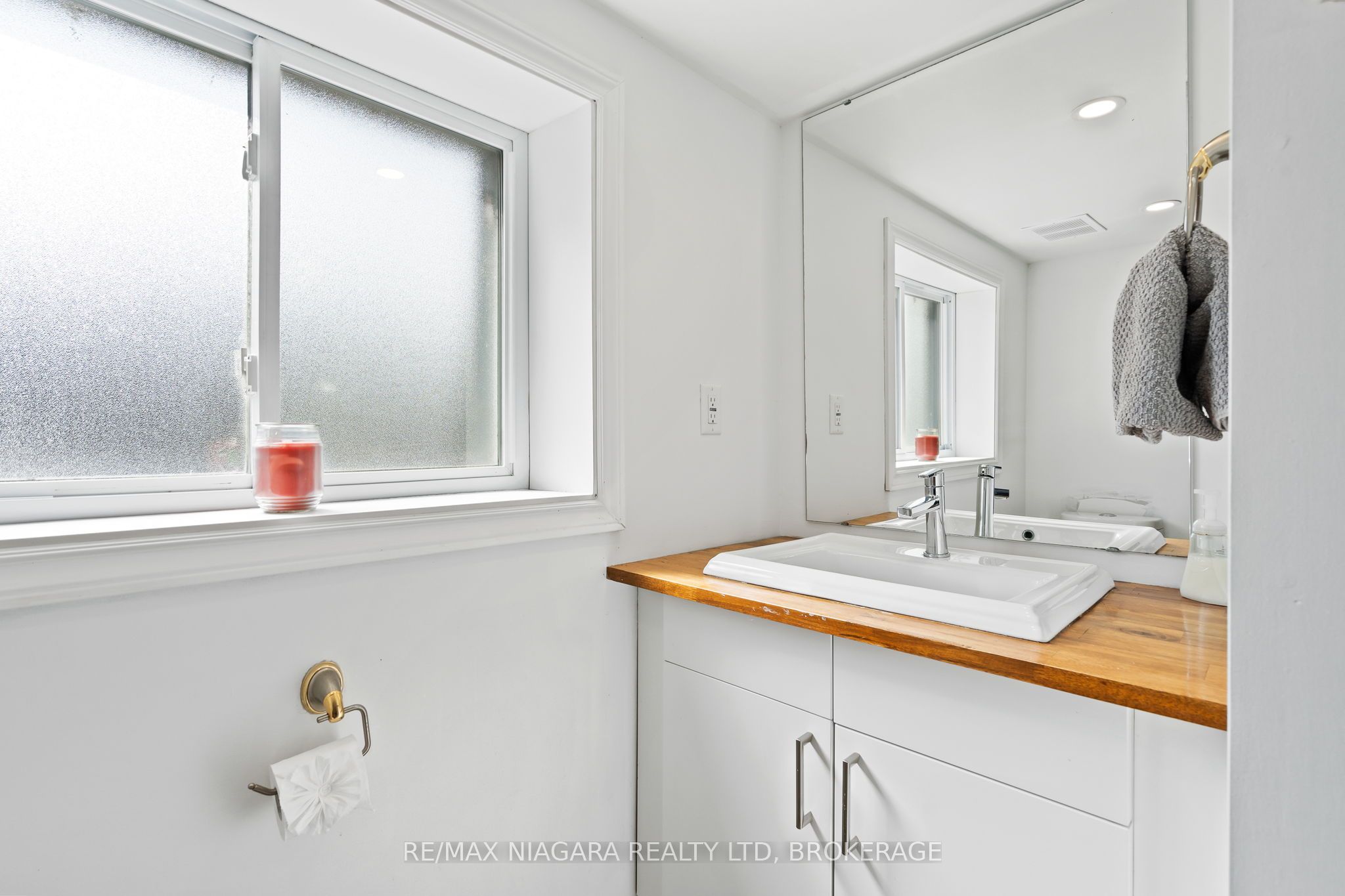 105 Lighthouse Drive Property Photo 9