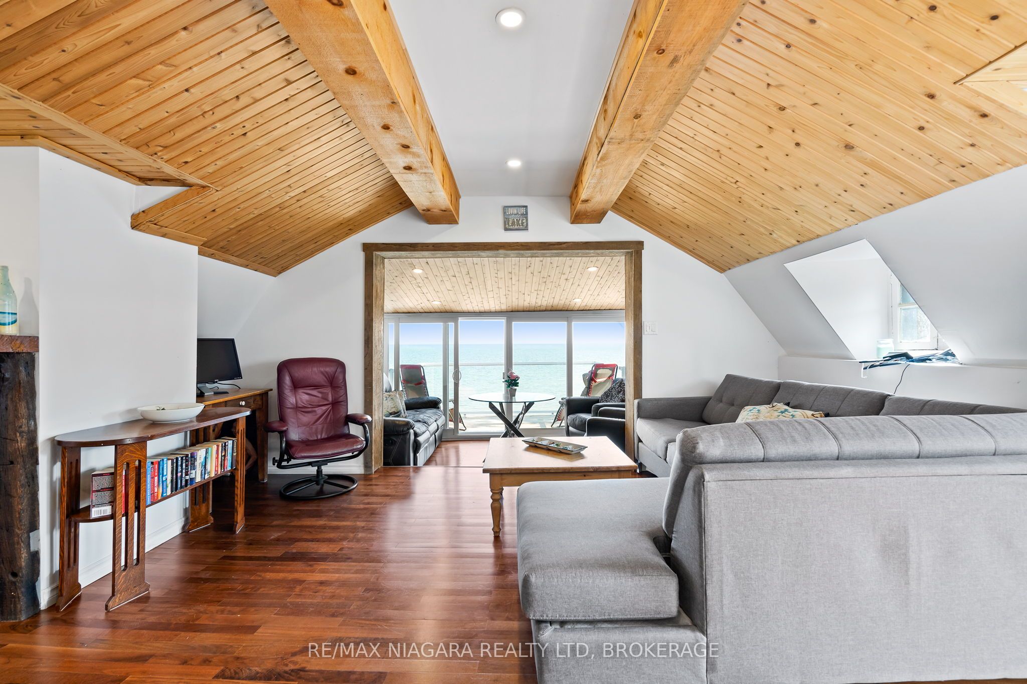 105 Lighthouse Drive Property Photo 12