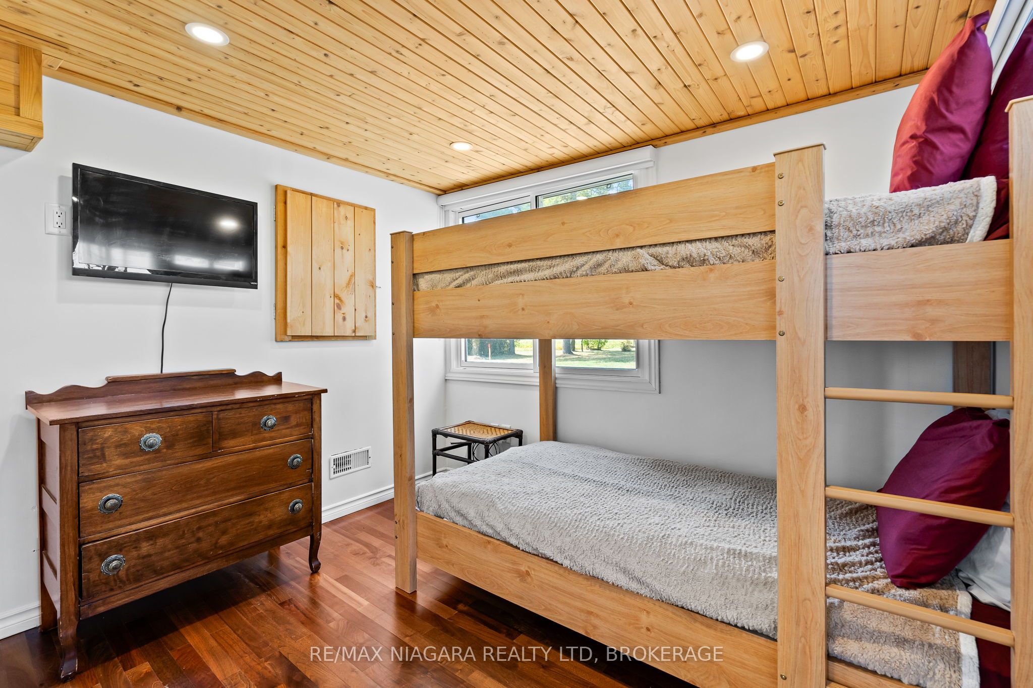 105 Lighthouse Drive Property Photo 19
