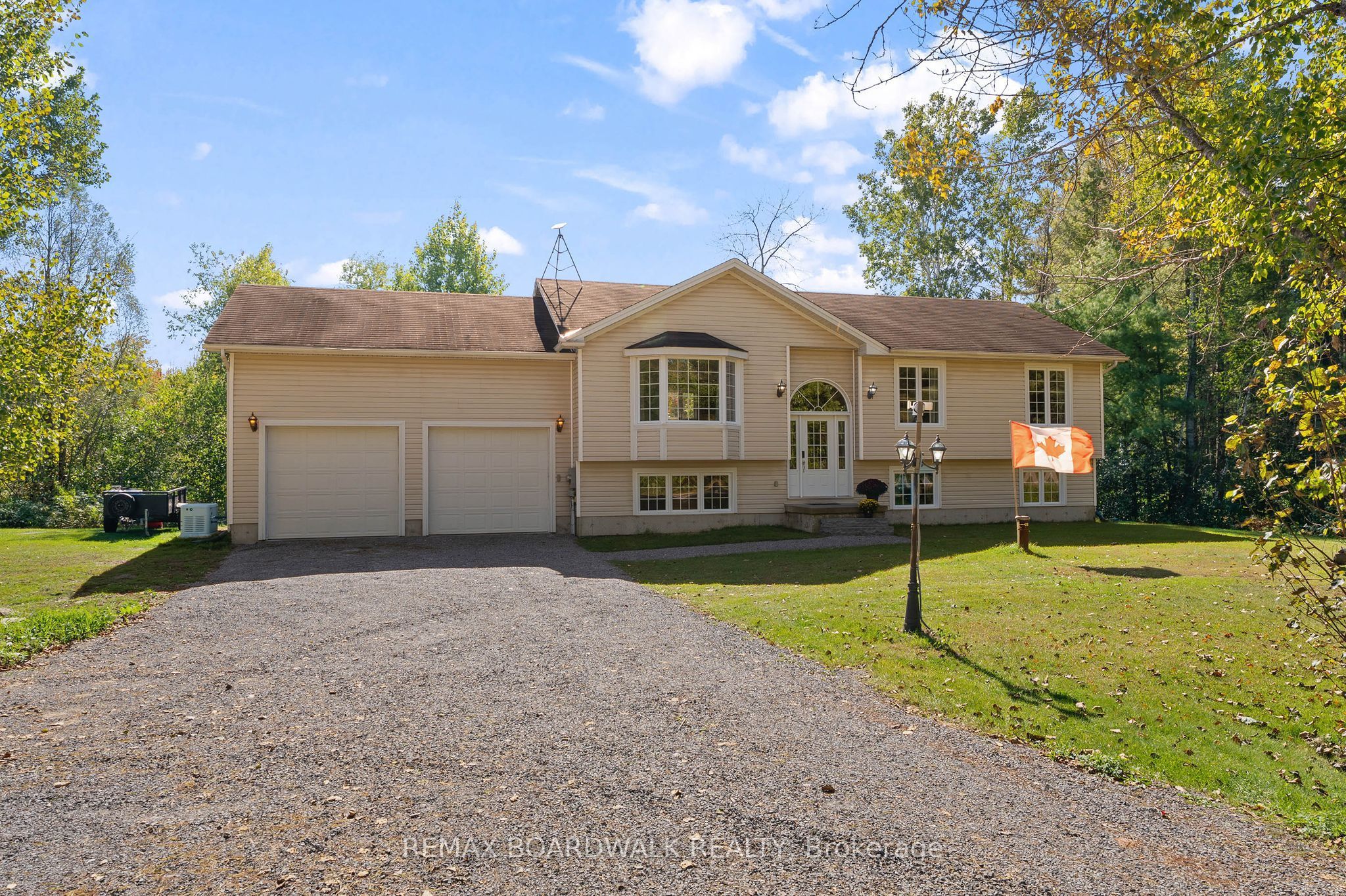 2711 Glen Smail Road Property Photo 2