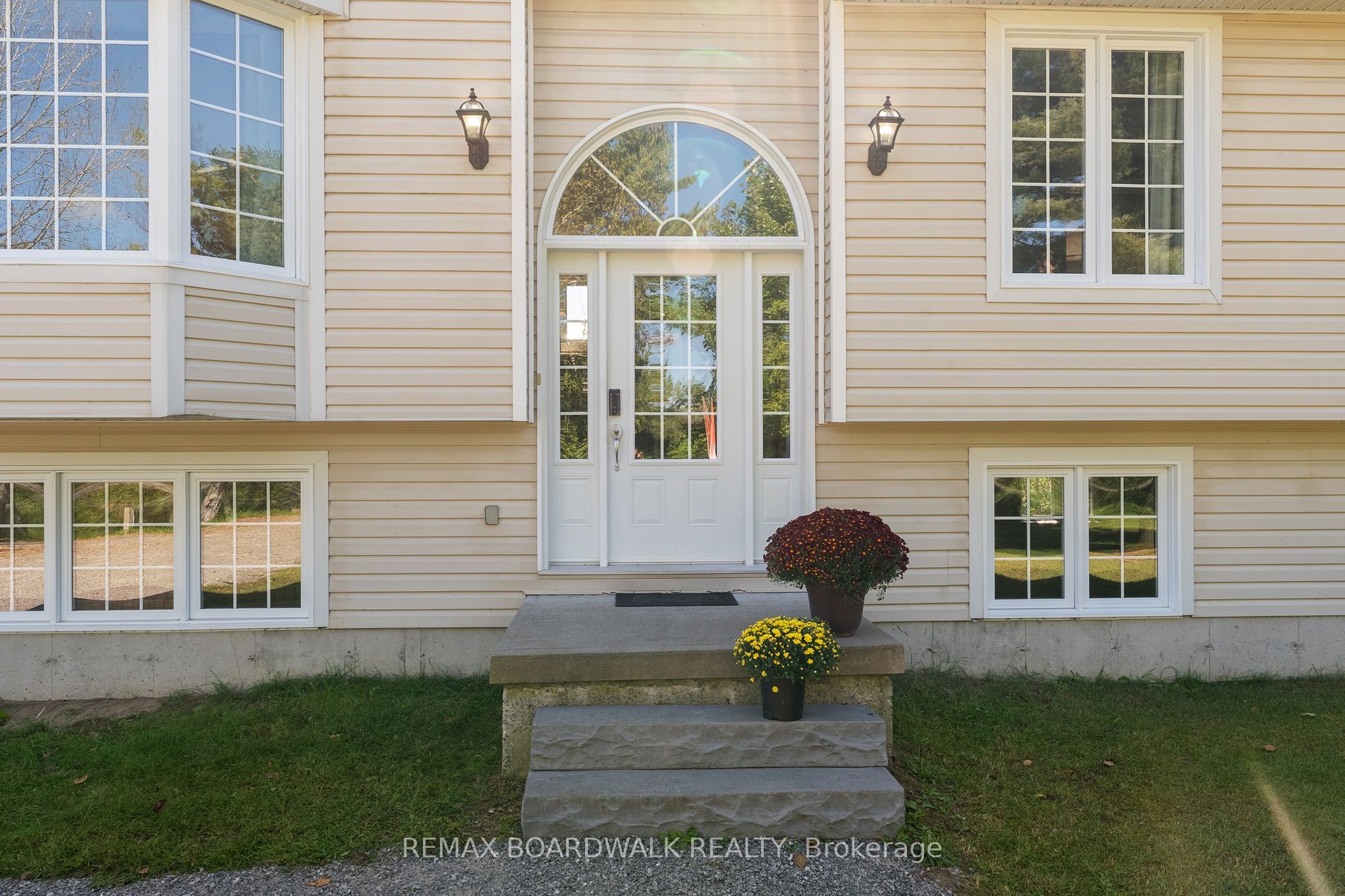 2711 Glen Smail Road Property Photo 4