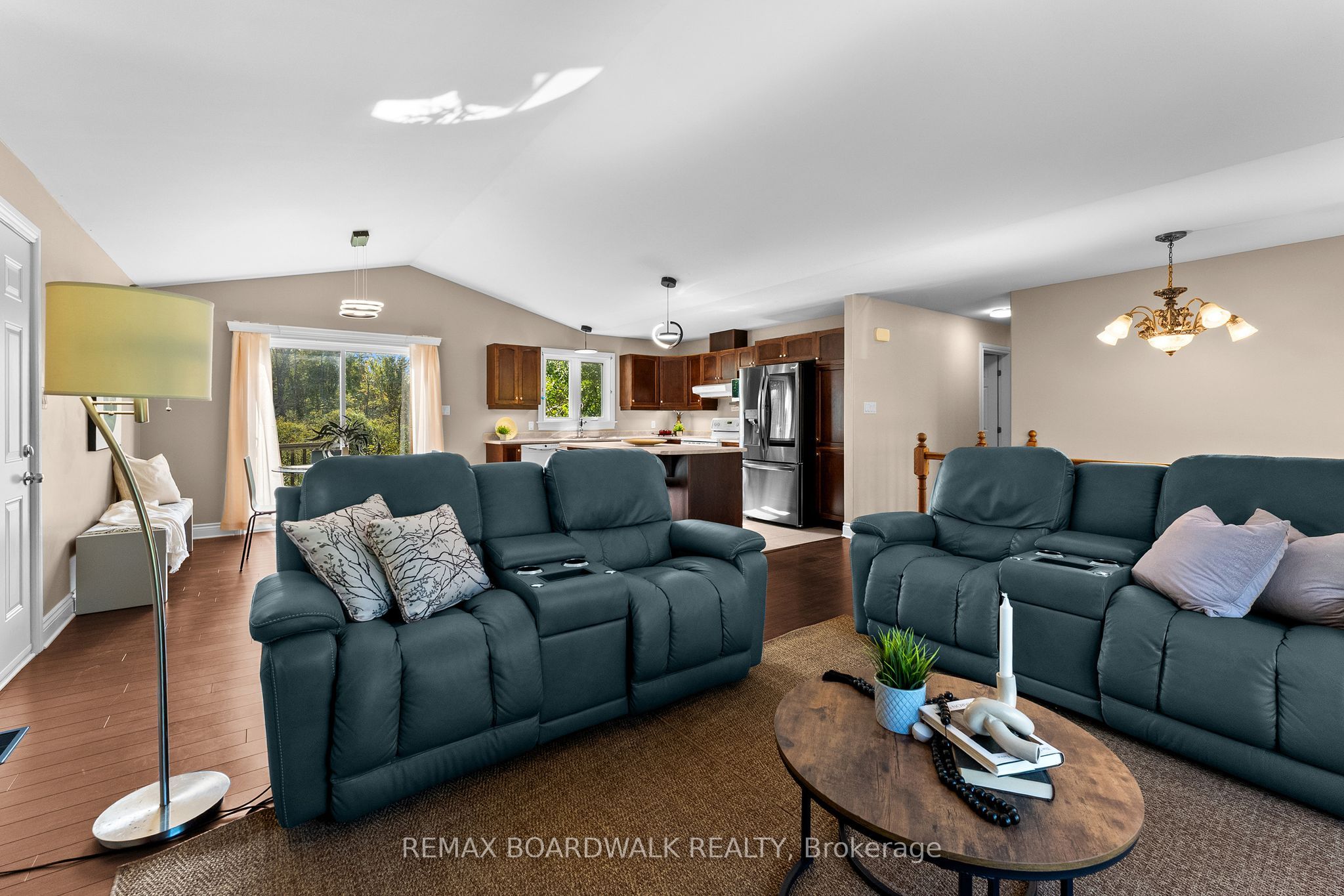 2711 Glen Smail Road Property Photo 8
