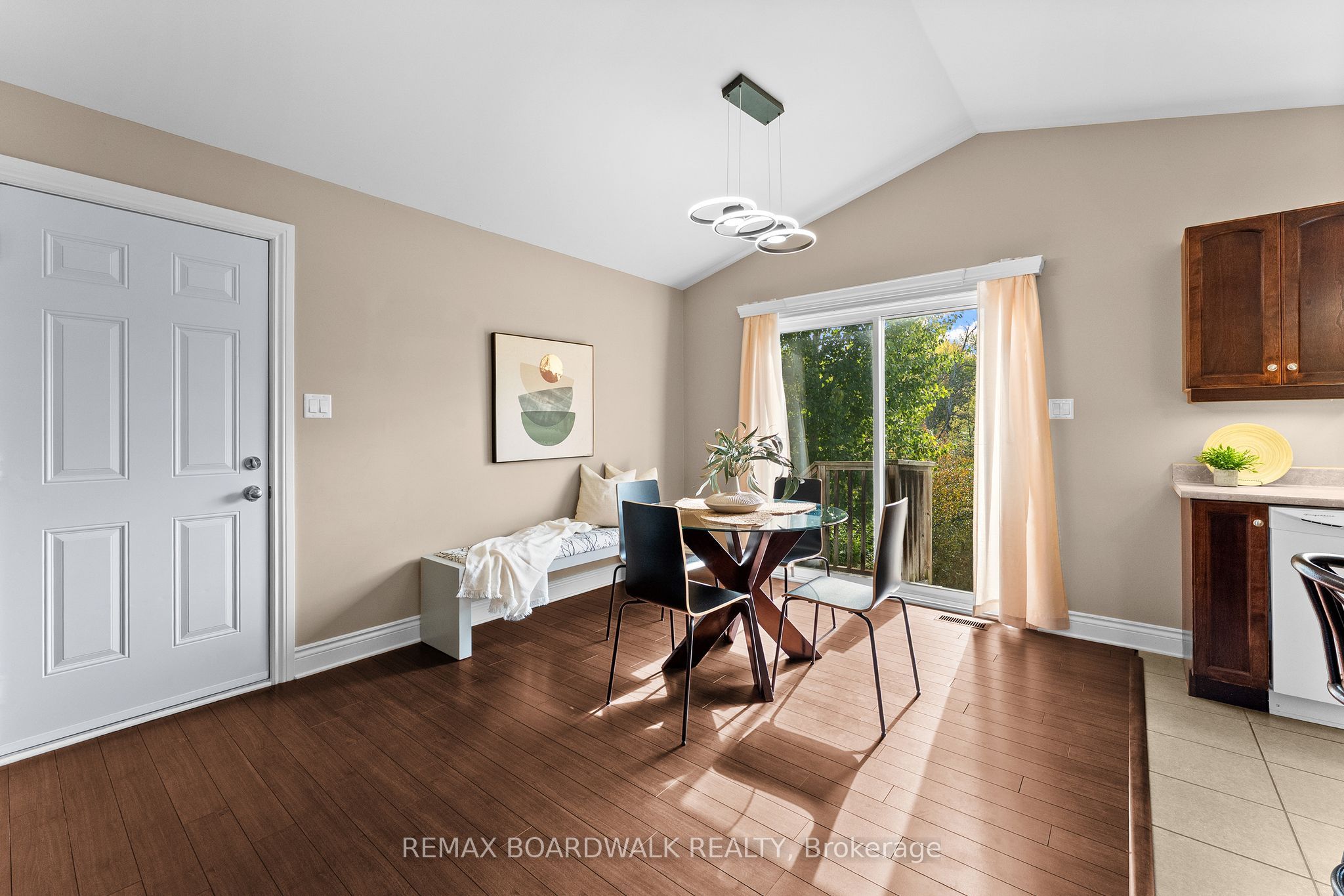 2711 Glen Smail Road Property Photo 11