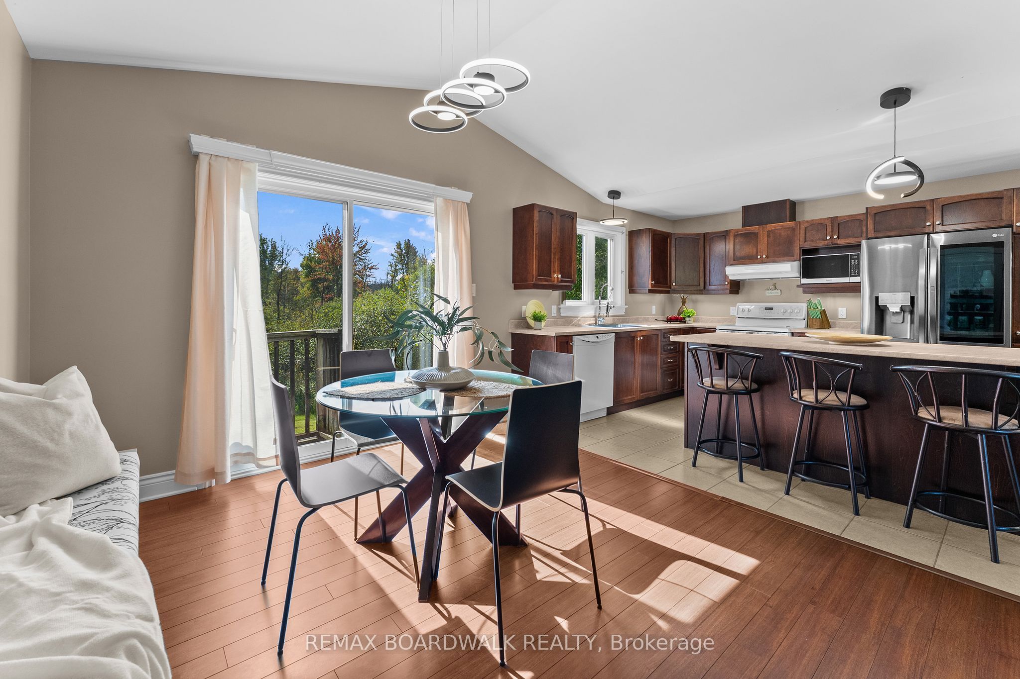 2711 Glen Smail Road Property Photo 12