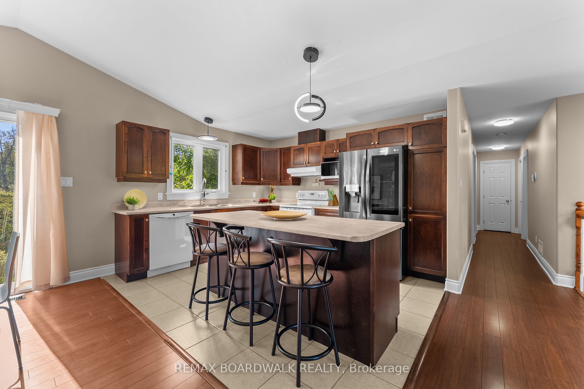 2711 Glen Smail Road Property Photo 13