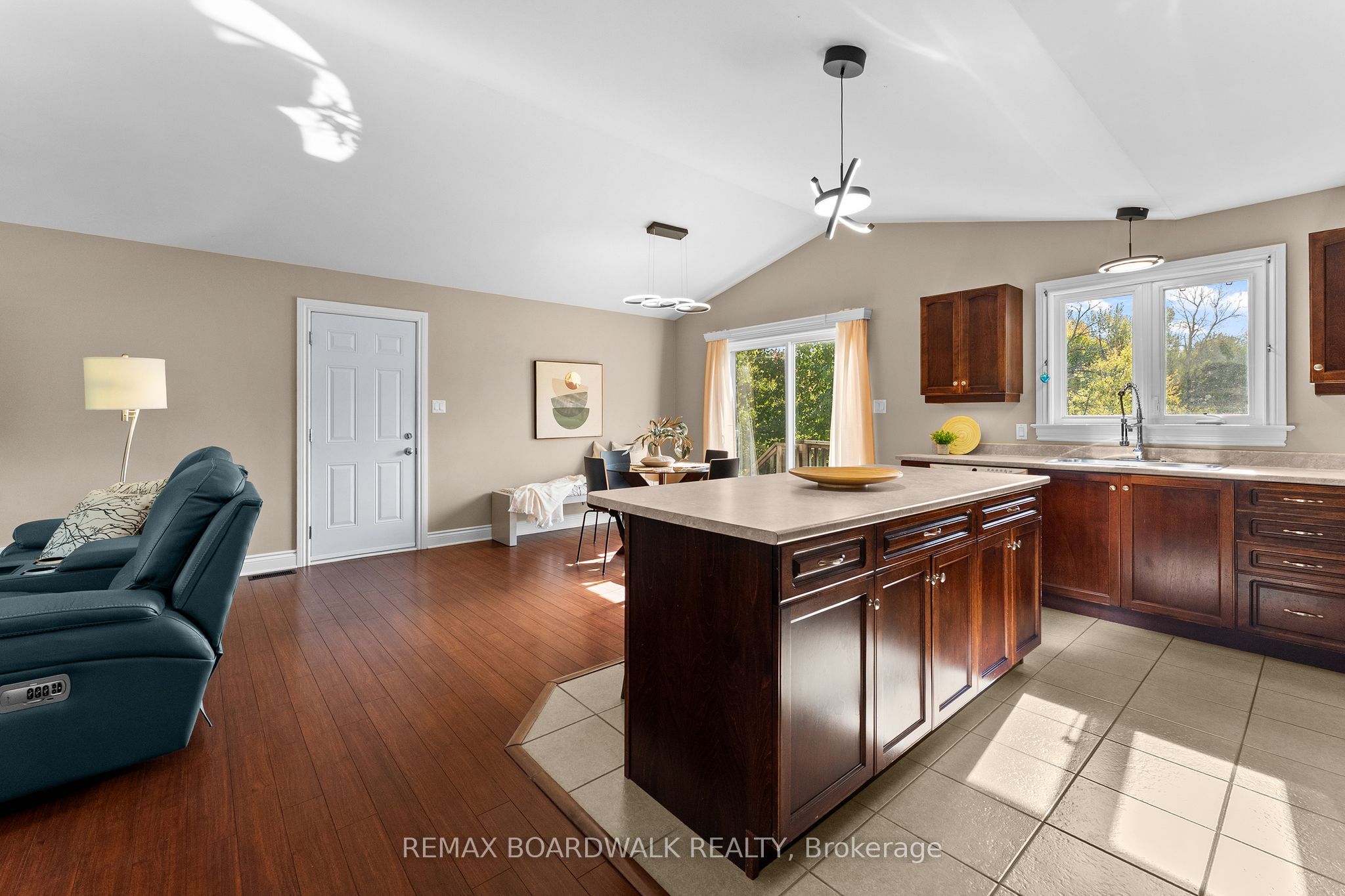 2711 Glen Smail Road Property Photo 15